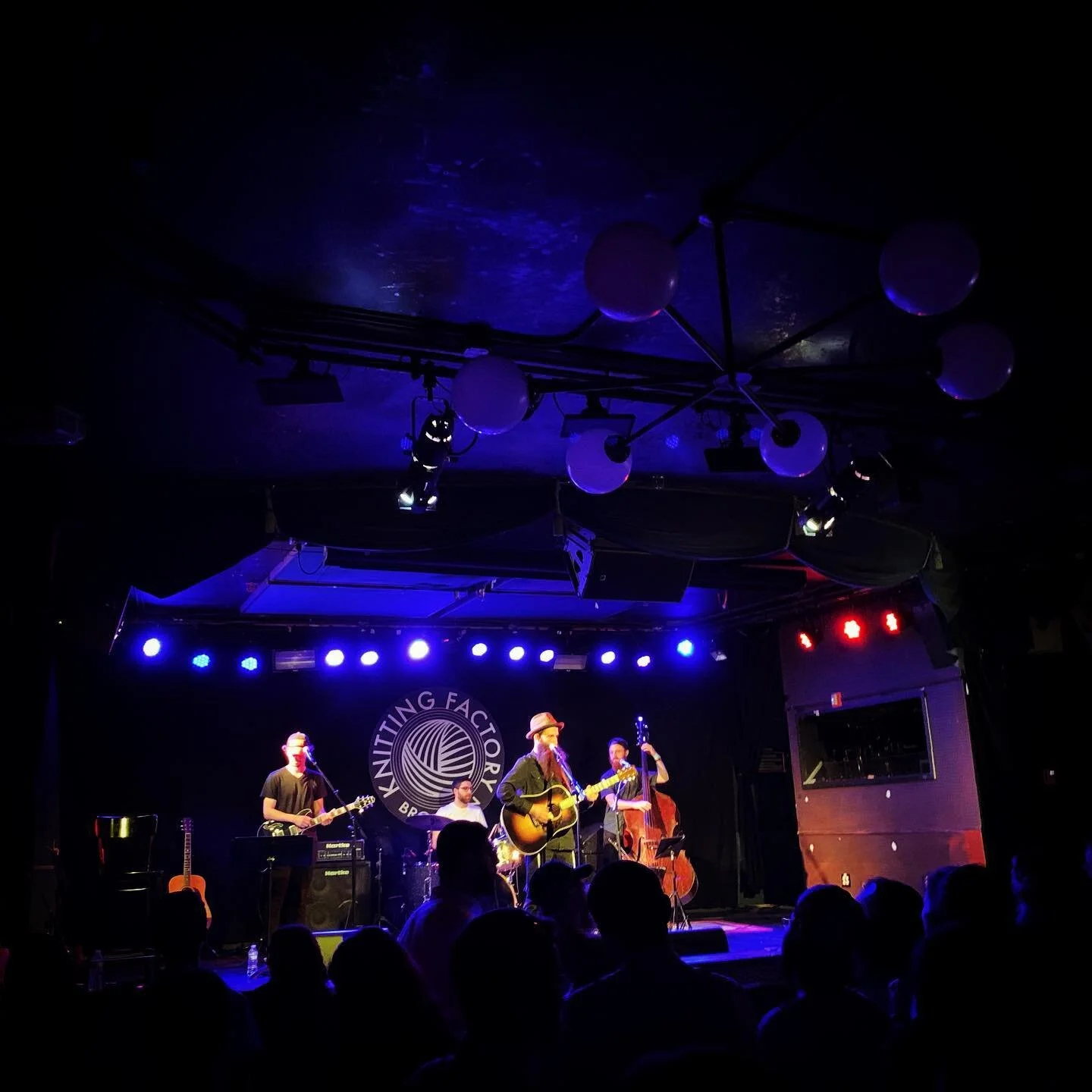 Quick shot of the maiden voyage with Levi Robin last night! Old and new friends coming together to create some new sounds at #knittingfactorybk. Check this cat&rsquo;s music, it&rsquo;s soulful as what! #nyc #brooklynmusicscene #nycmusic #folkmusic #