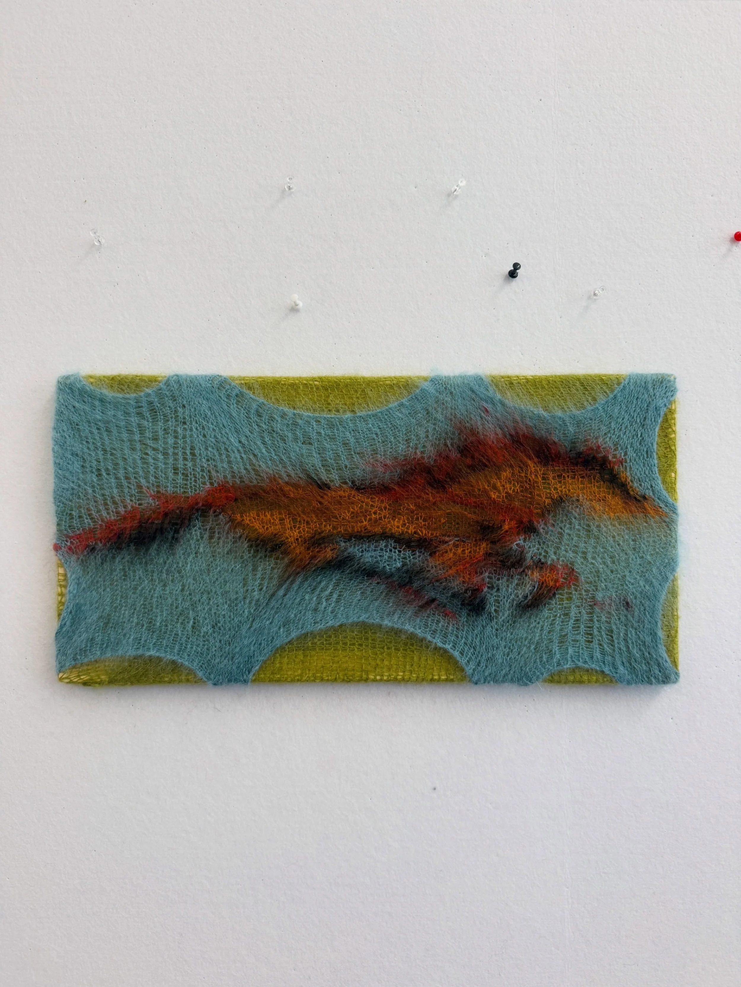 Trying something new :,~) 

#knitting #wallart #fiberart #textile #wallhanging