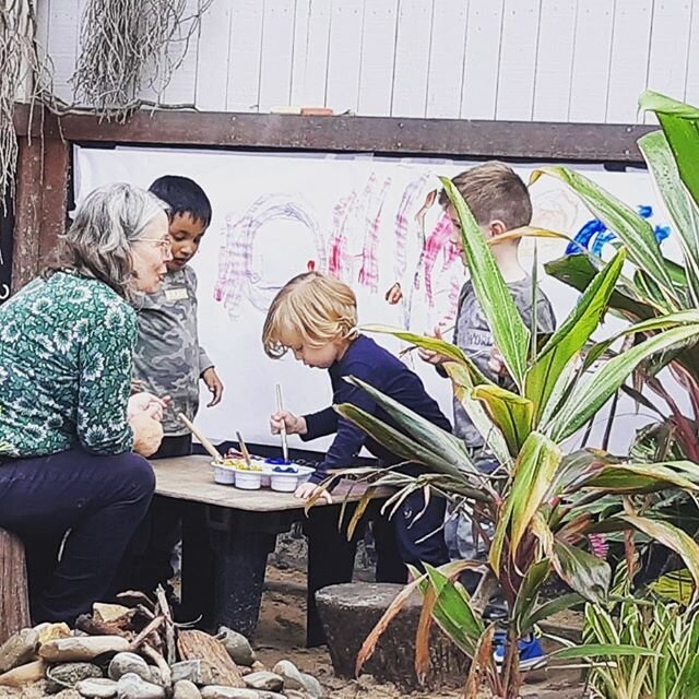 &hearts;️ #mudpit #painting #thevillage #creative #education #unique #curiosity #innovation #positiverelationships #friendship #belonging #preschool #longdaycare #teaching #learning #together #everychildisbornanartist