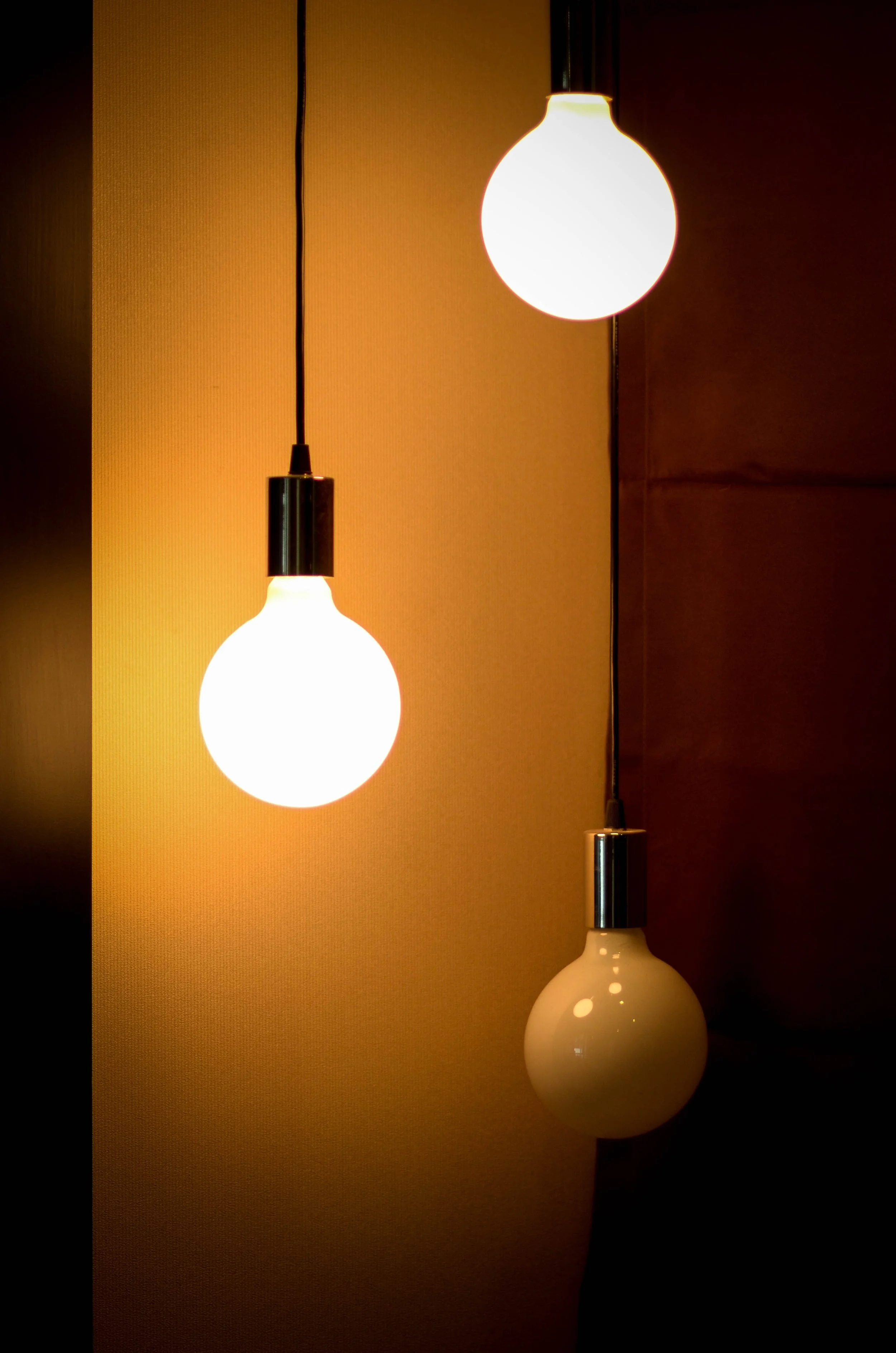 bright-bulb-close-up-266688.jpg
