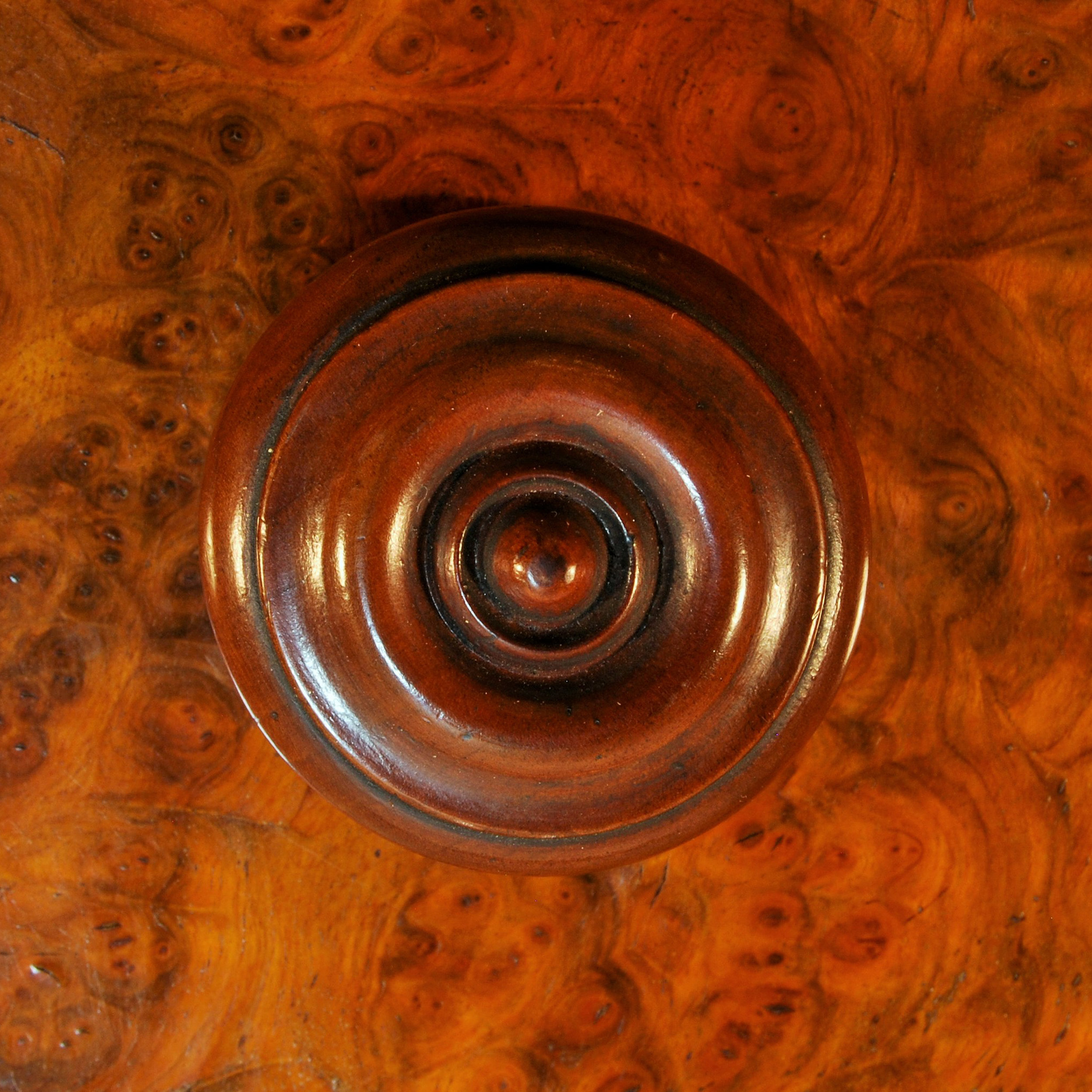Victorian burr walnut tabletop stereoscope