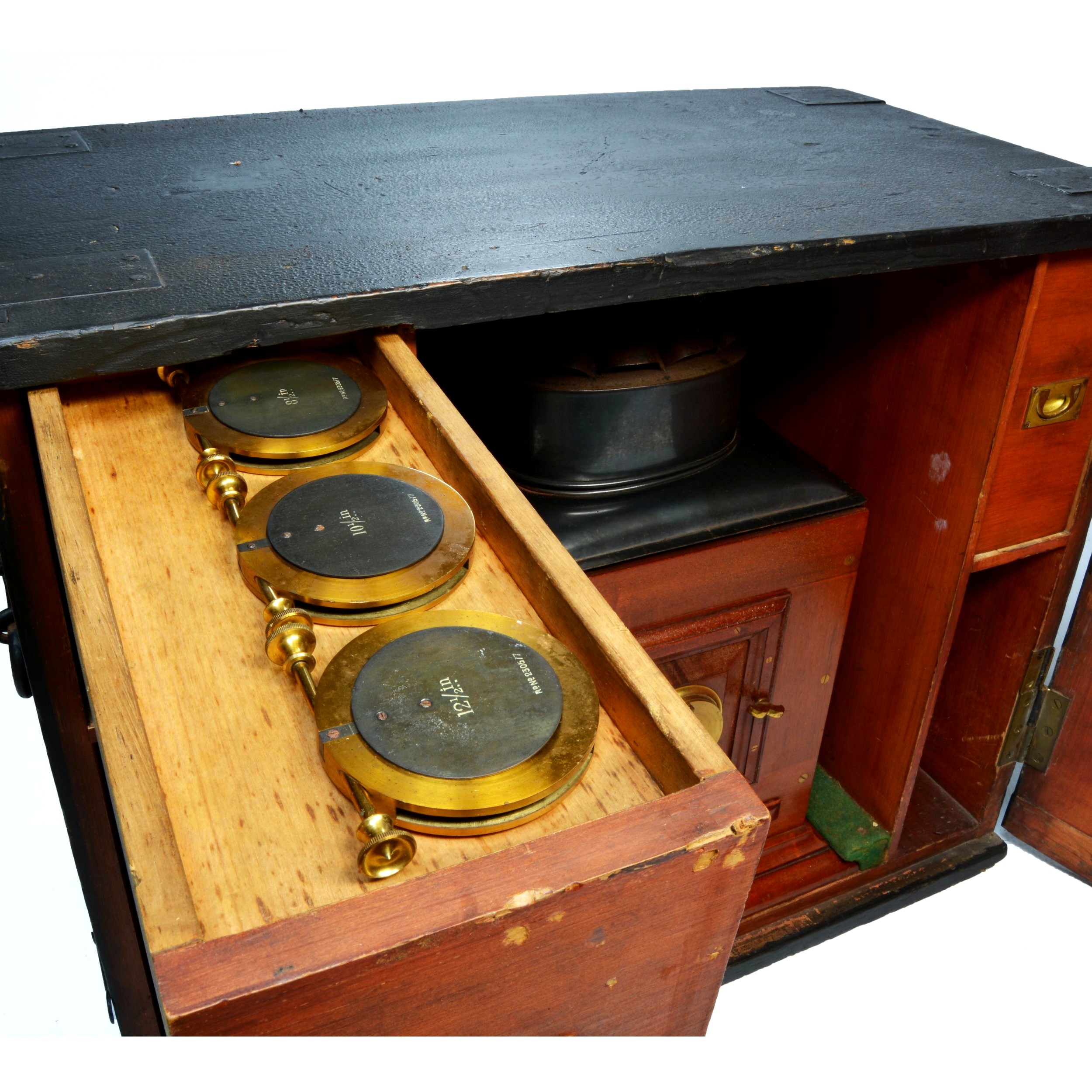 Victorian mahogany and brass magic lantern with bellows extension, fitted case
