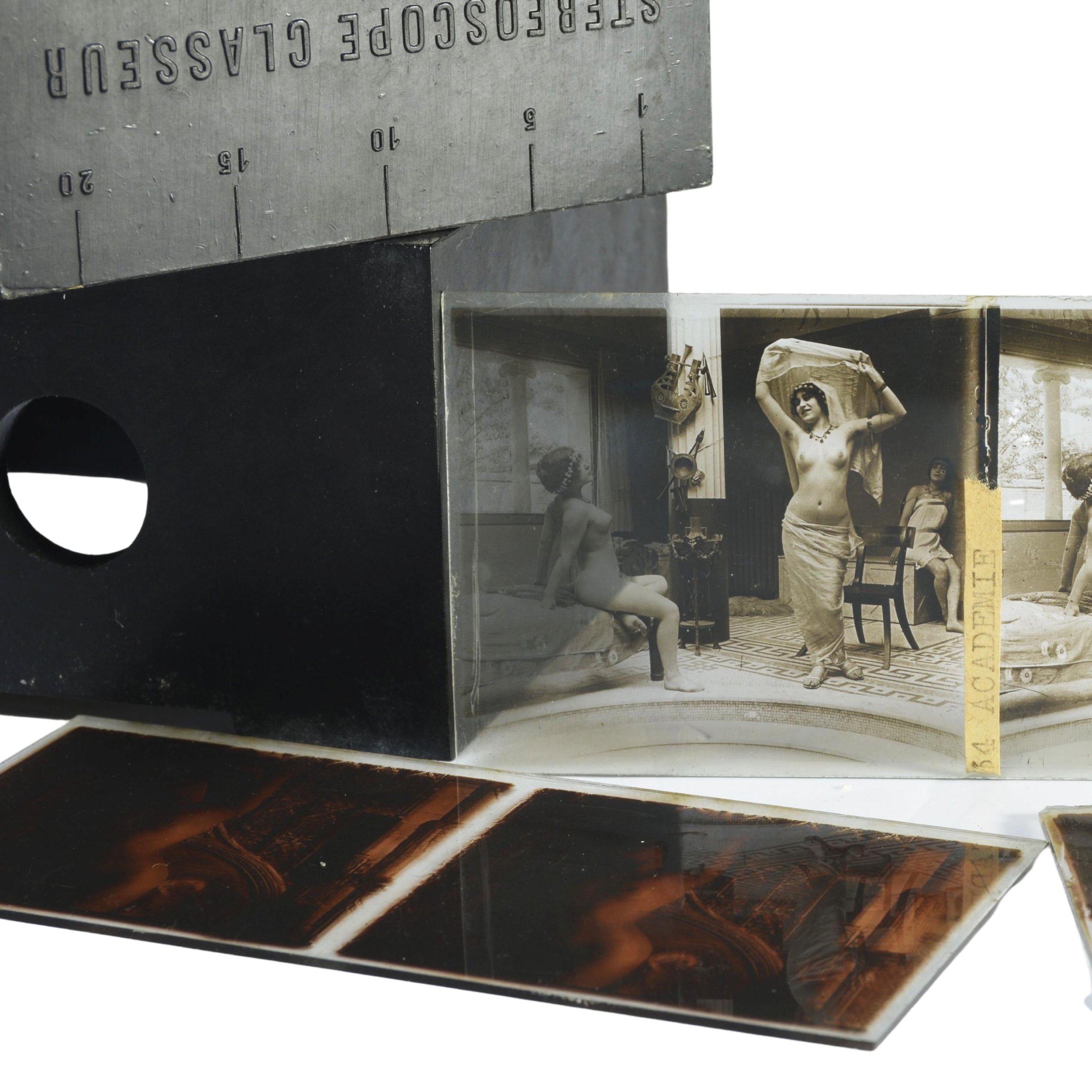 Gaumont of Paris tabletop stereoscope