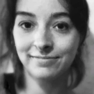 Lorane: Piano Teacher in E5, London