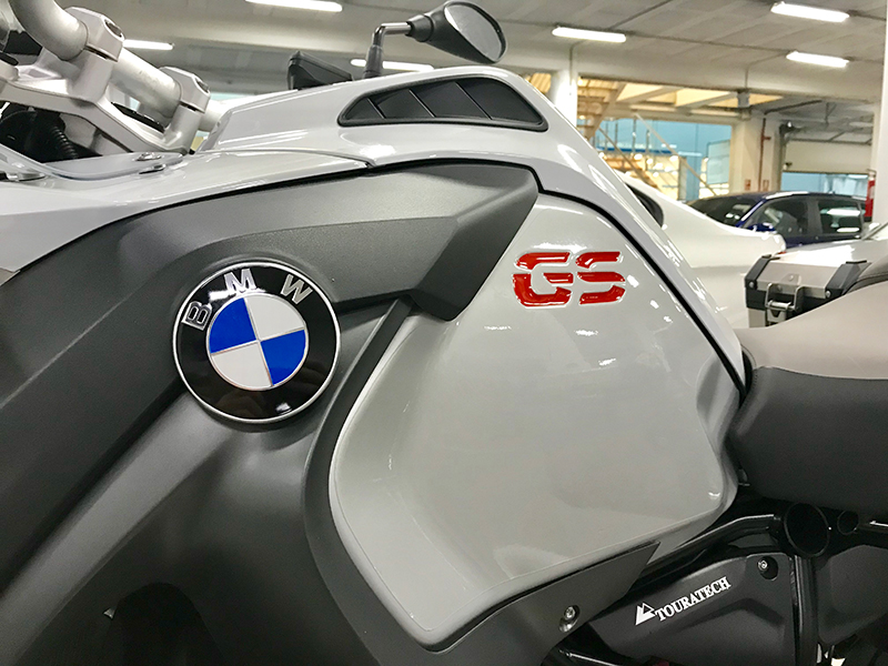 BMW R1200/1250GS LC ADV 2014 on BMW World Stickers Decals PPF paint protection film Decals in transparent glossy finish over white model to protect the painting your bike Close Up Right View