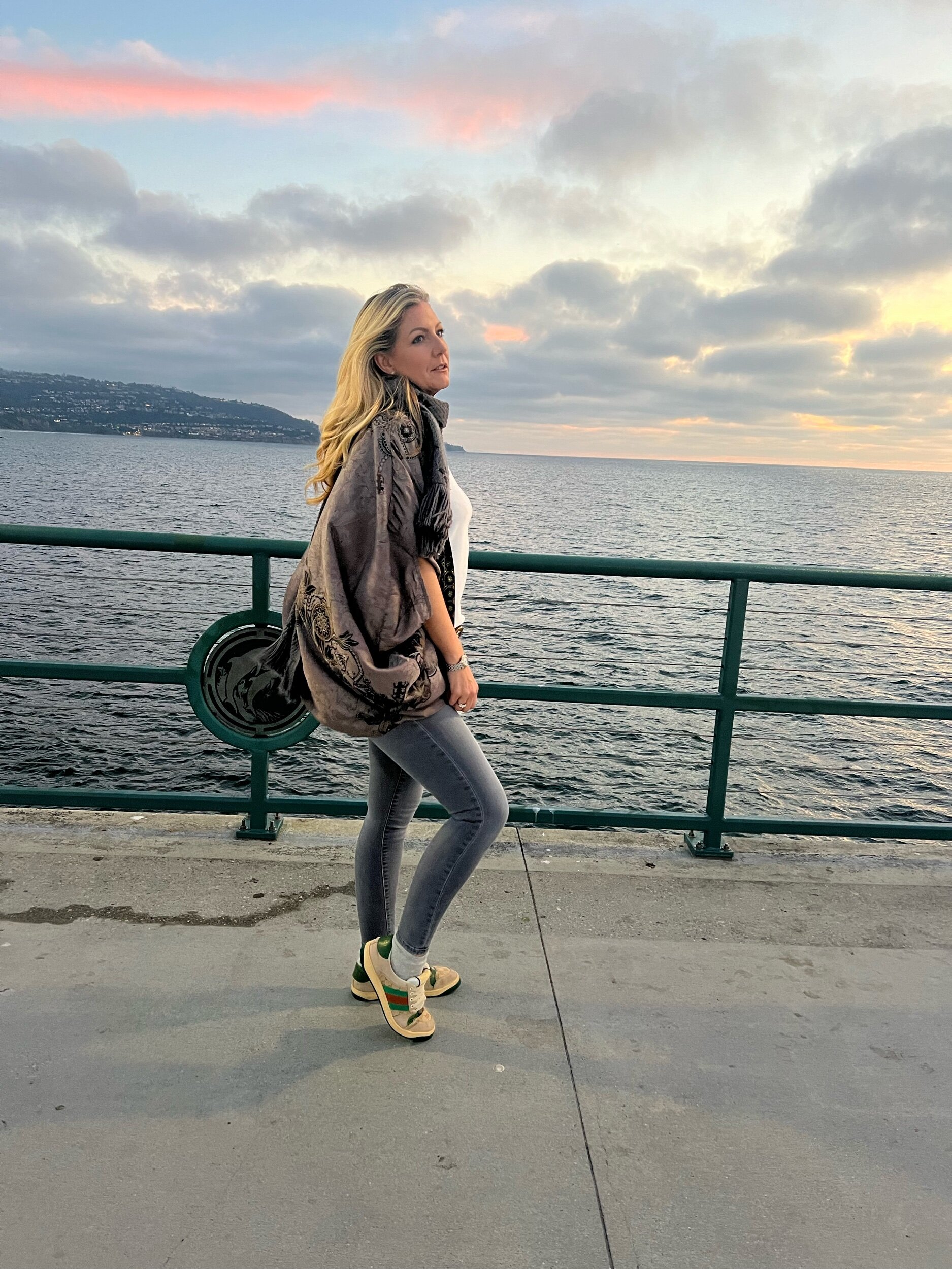 8E6F5578-EFF9-4B22-AEB2-FDC40C1CC3D5