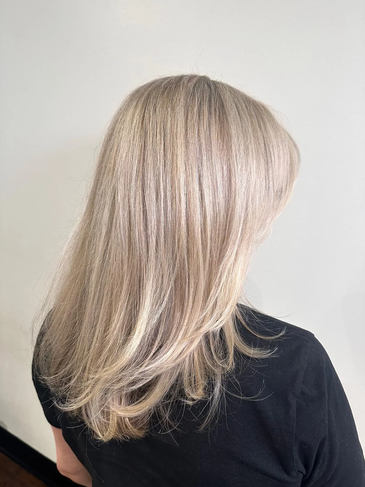 Fall in love with your highlights🍂✨
.
Hair by Mimi✨
.
Book today using the link in our bio or call us at (647) 740 1309 
.
For more inquires email us at info@justbsalon.ca
.
.
#torontohair #torontohairsalon #torontohairstylist #justbsalon #leslievil