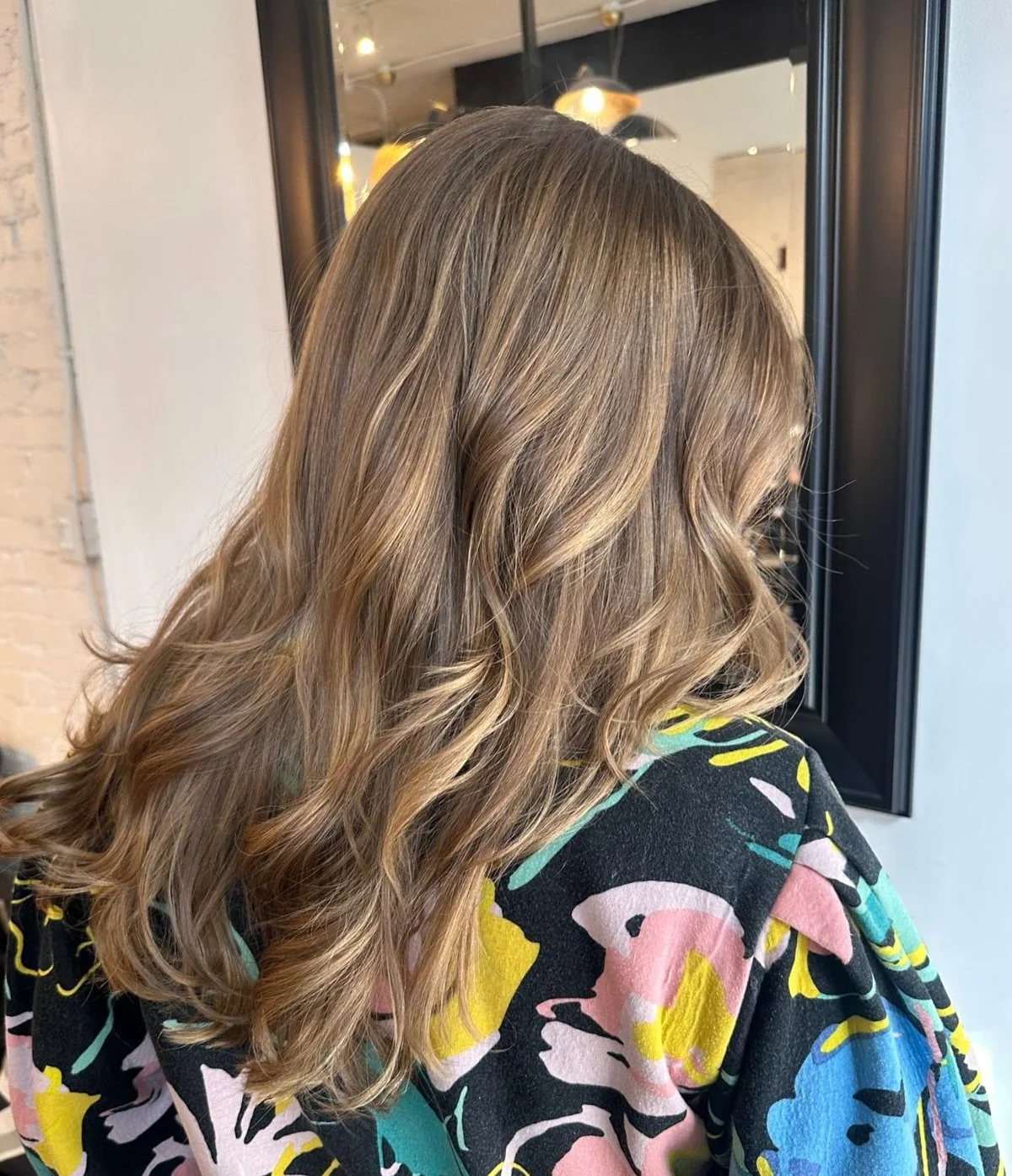 Your glow starts in our chair✨💫⭐️ Swipe for before👉🏼
.
Hair by Mimi✨
.
Book today using the link in our bio or call us at (647) 740 1309 
.
For more inquires email us at info@justbsalon.ca
.
.
#torontohair #torontohairsalon #torontohairstylist #ju