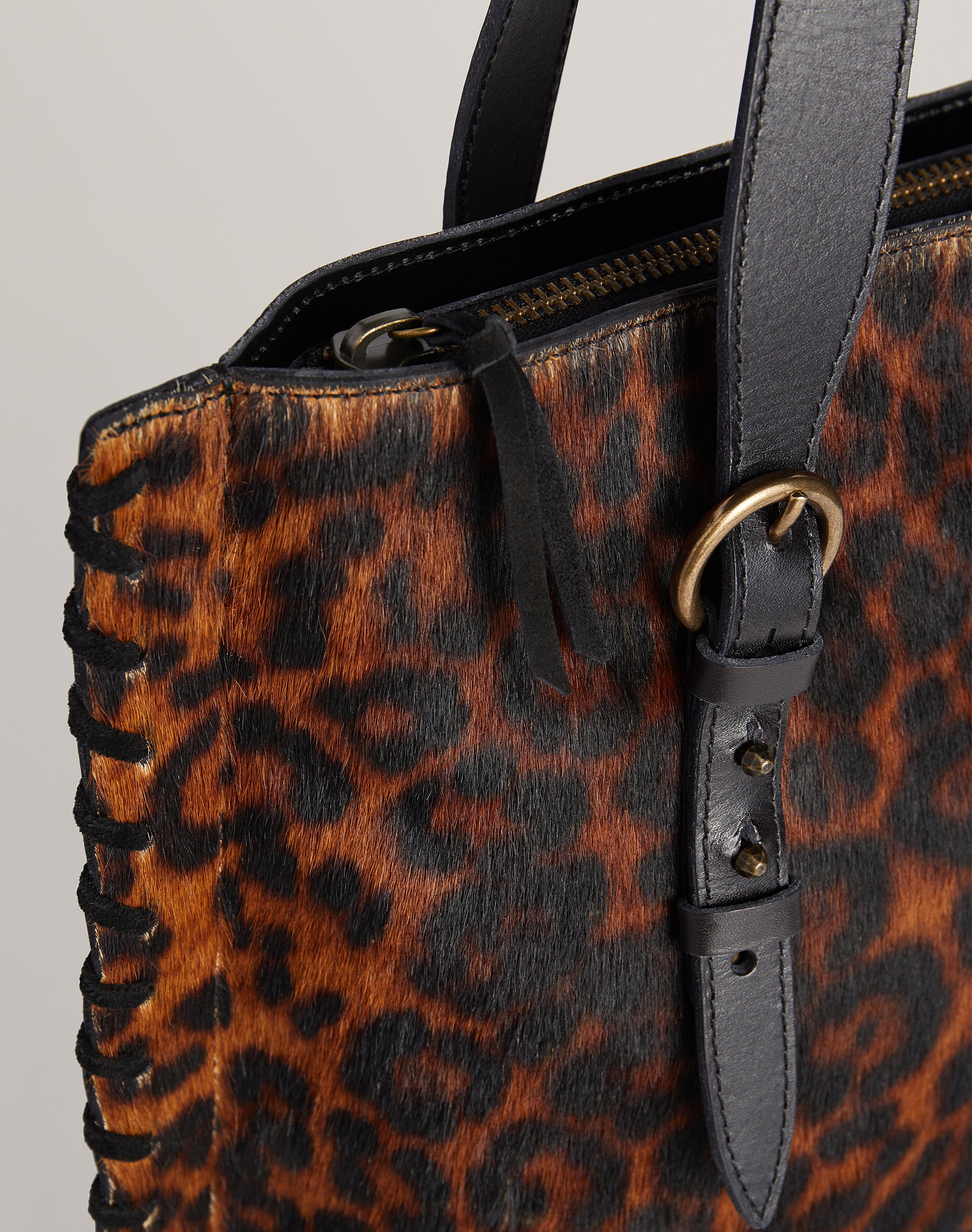 1001_GH25333_Leopard_ALT1-0134.jpg