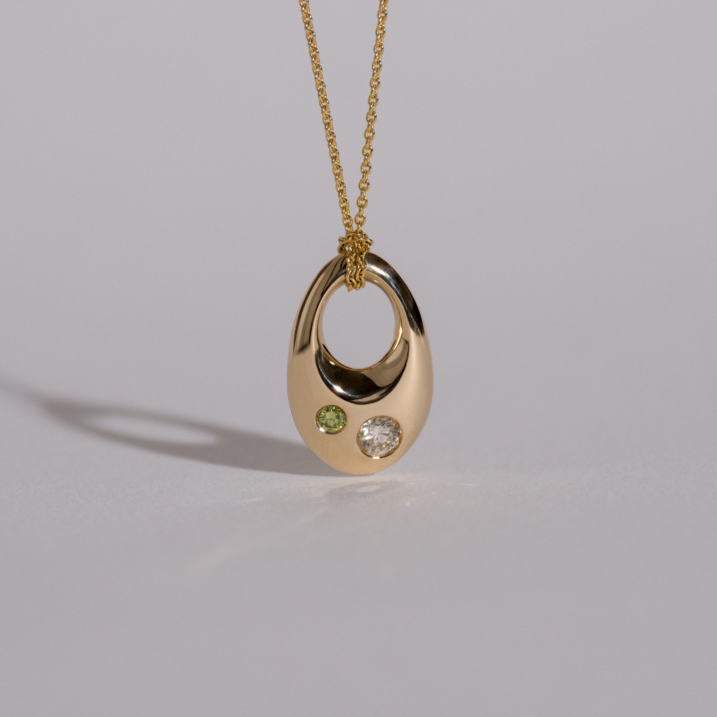 OJ3025-Parabola-Pendant-Small-No2_1.jpg