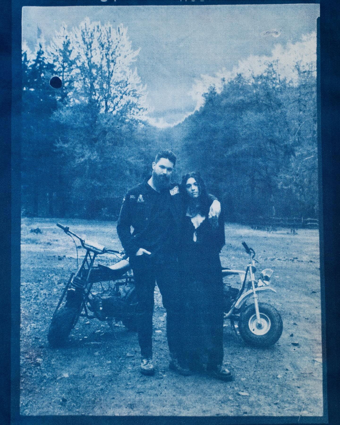 I had to do a feed post of this one too - cyanotype sun print of Allison &amp; Matt. Process in my most recent reel 🌞

There&rsquo;s something about incorporating manual processes into my work that I&rsquo;ve fallen in love with, whether it be somet
