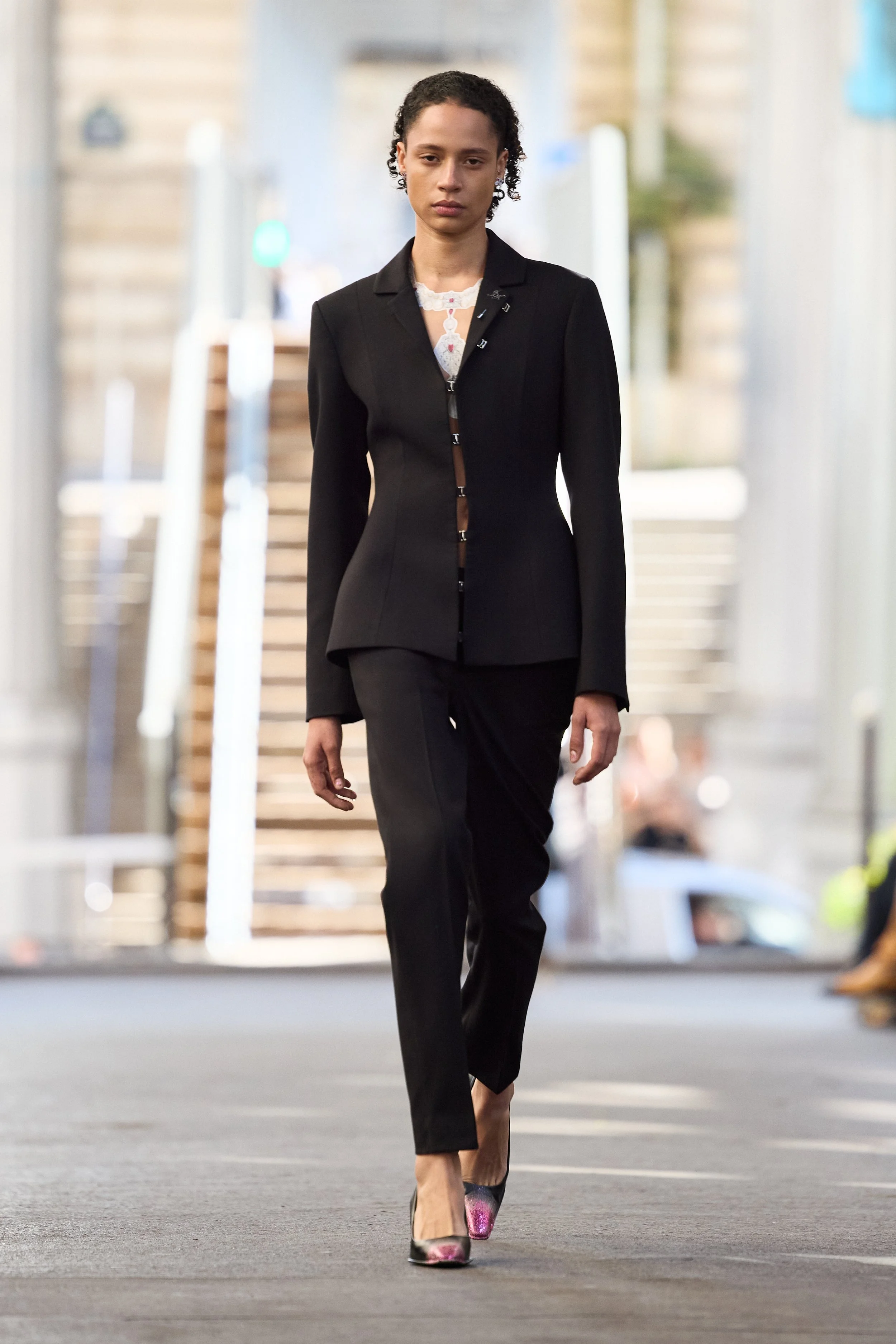 Julie Kegels_ss26_runway_press_look03.jpg