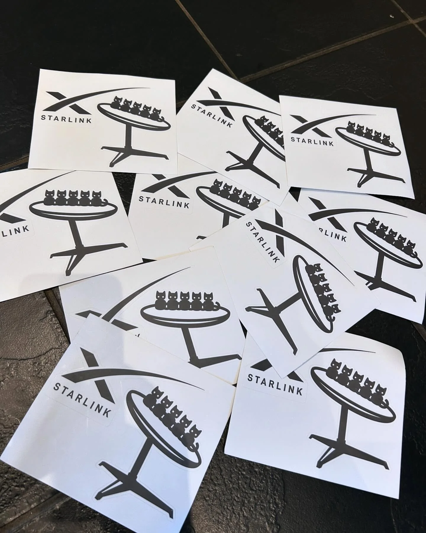 There&rsquo;s stickers for the win 🐈 📡 

Always makes us smile when we open up each box of Starlink ahead of an install. 

Faster connectivity for any and anywhere 👏🏻