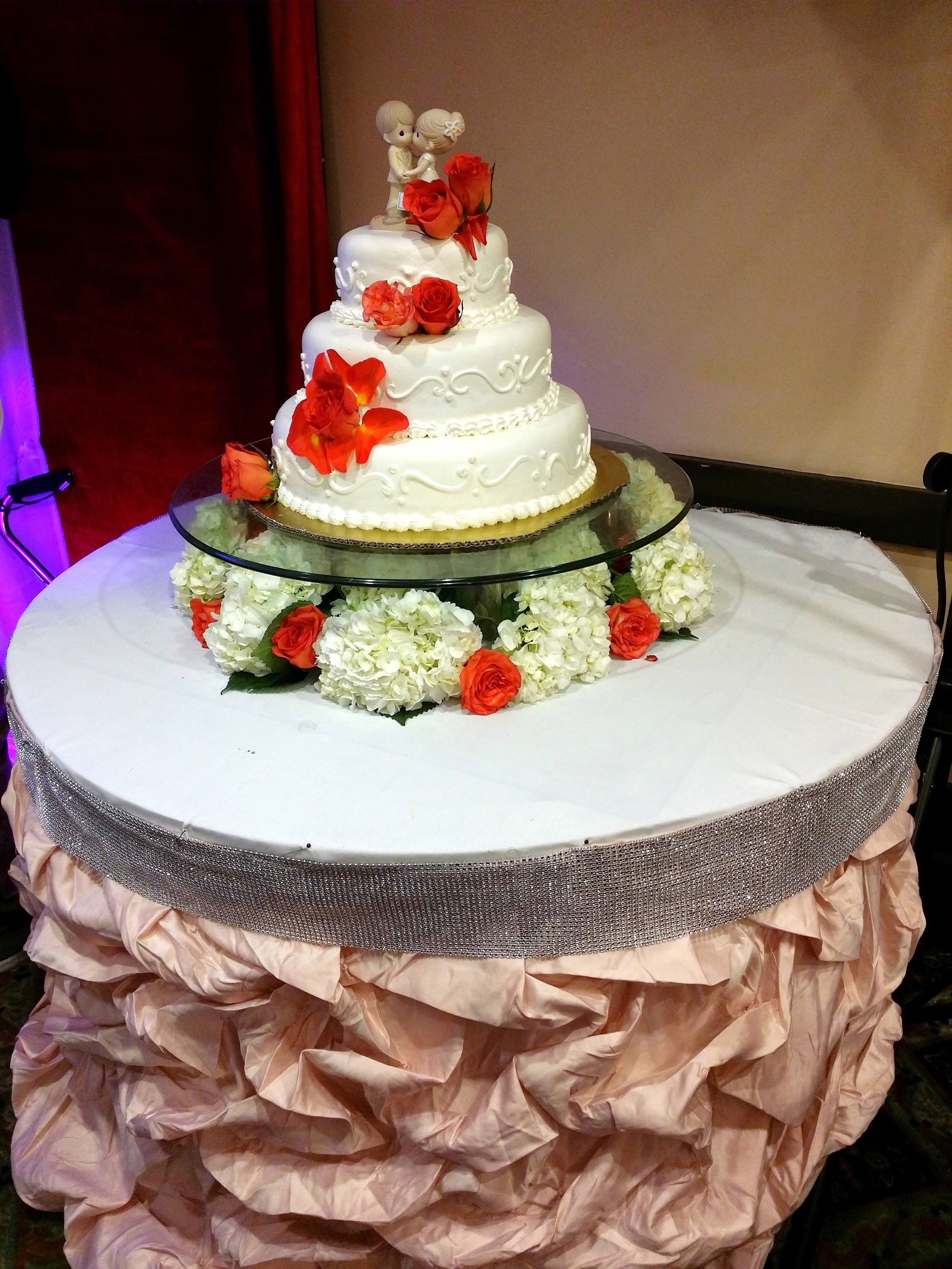 Wedding-Deocration-Cake-Simple-Red.jpg