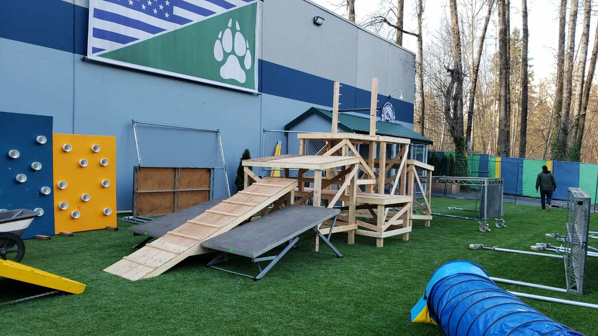 K9 TRAINING FACILITY - AGILITY COURSE