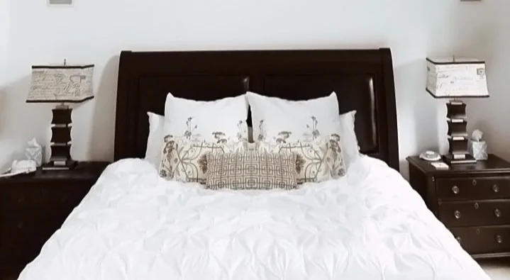 GUEST%252BROOM%252BBED%252B%252528cleaned%252Bup%252Balso%252529.jpg
