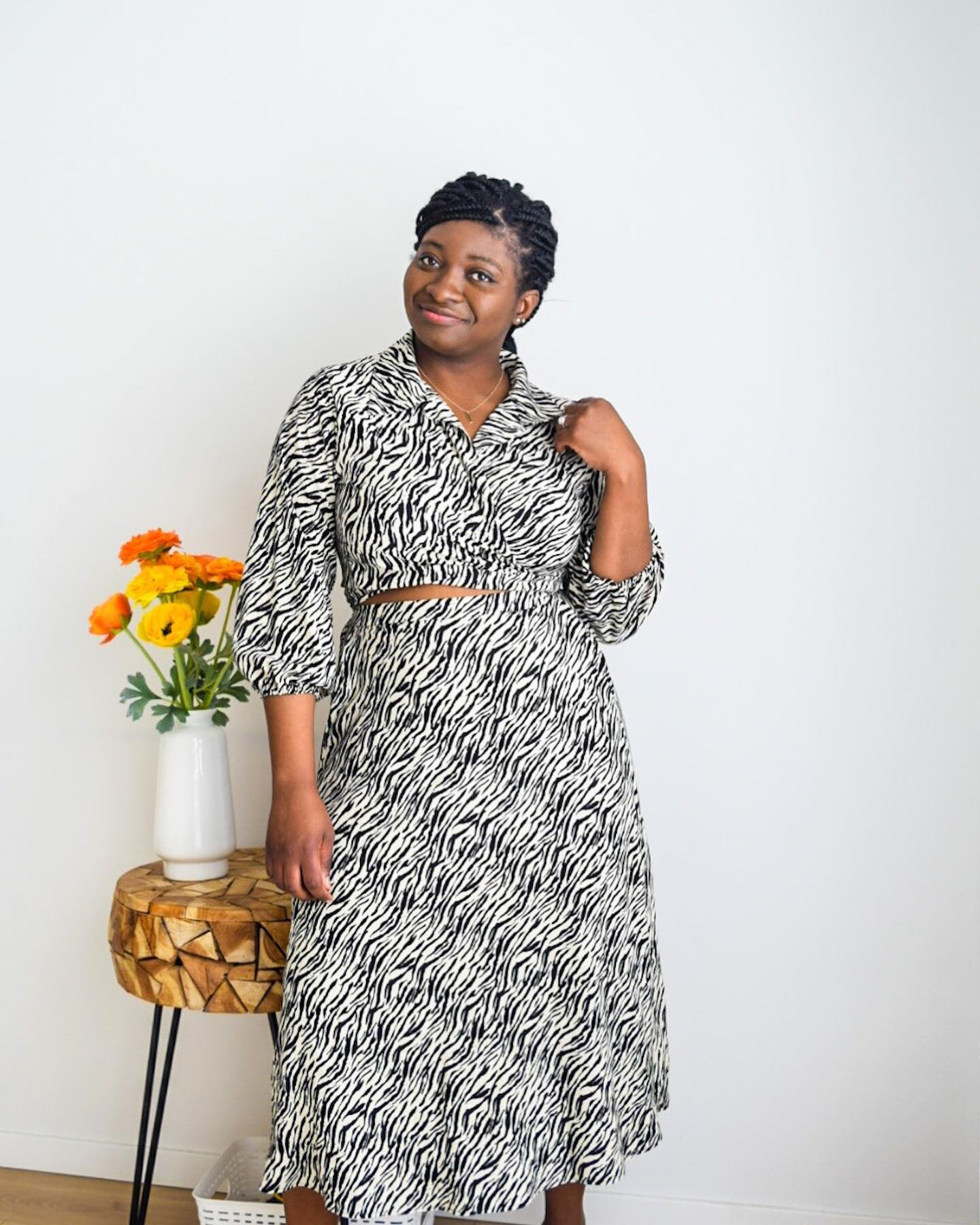 I feel so dang cute in this matching set y&rsquo;all! 💕 My first blog of the year is live with all the pattern deets #linkinbio

Pattern: Saturday skirt set @fridaypatterncompany in viscose crepe ✨
#memade #saturdayskirtset #springsewing #youcanhack