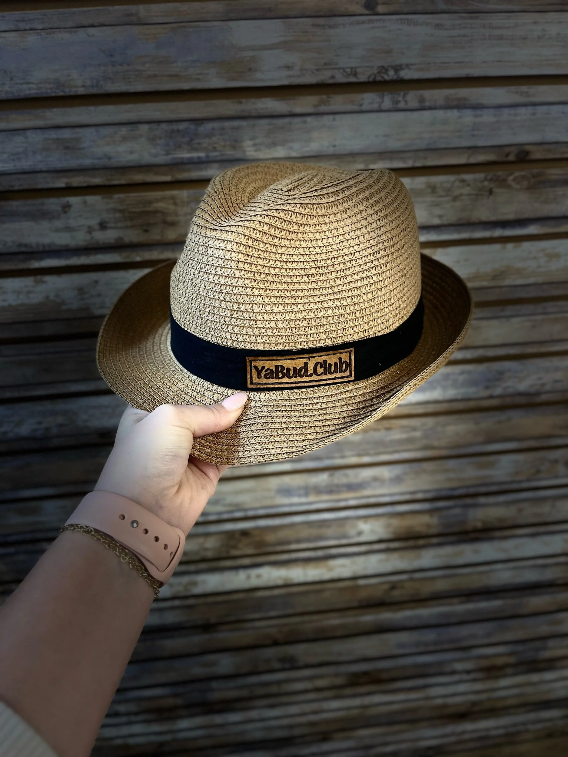 E2C6F14B-D85E-412C-8606-C0E86D4E9466