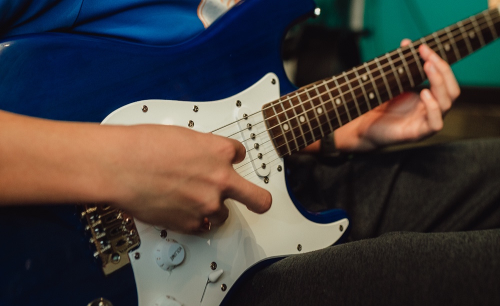 guitar-lessons-teen-vibes-casper.jpg