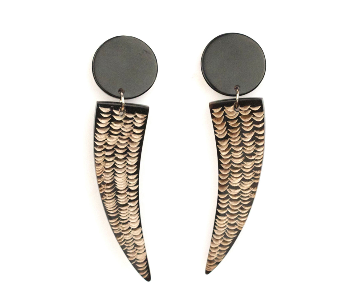 soyang-sharp horn earrings-1a.jpg