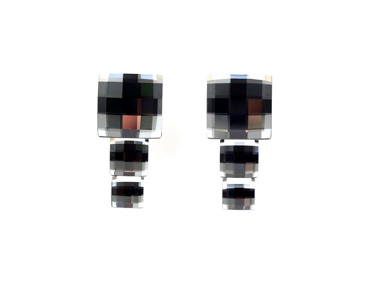 Kusu Earrings-1.jpg