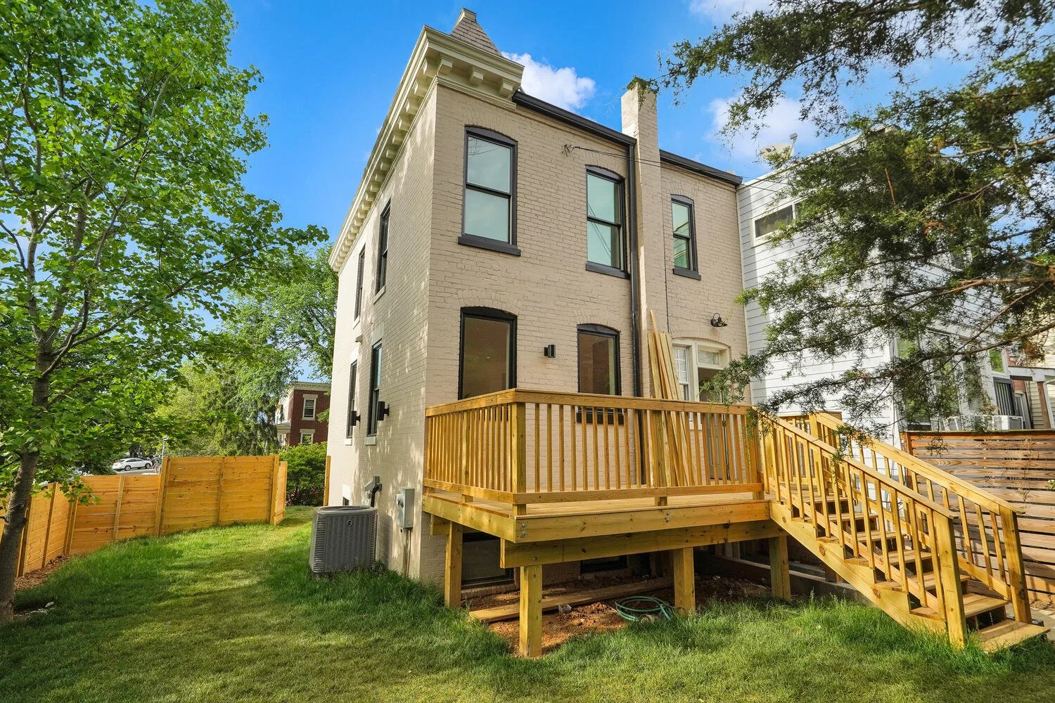 734 Taylor St NW Washington DC-large-005-031-RMN02073-1500x1000-72dpi.jpg