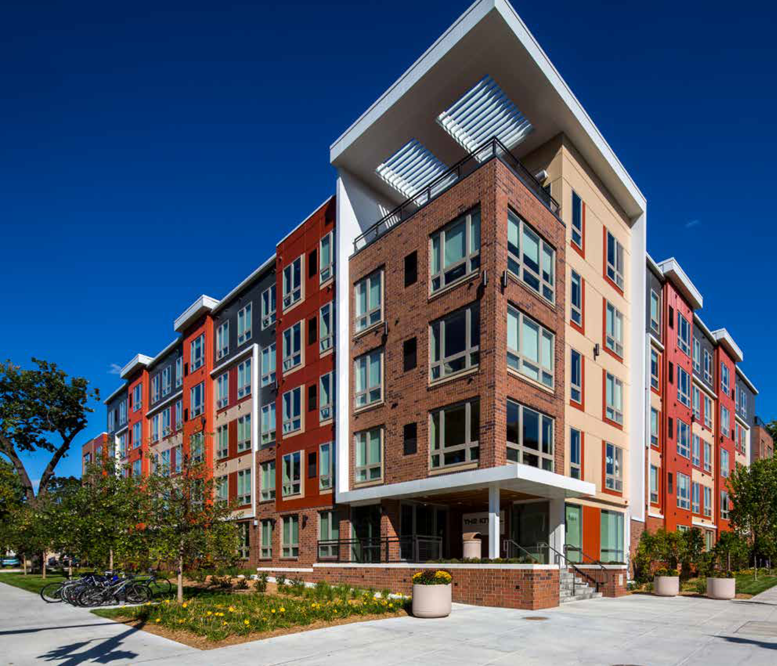 Exterior-Building-7-Knoll-Dinkytown-Apartments-Minneapolis.png