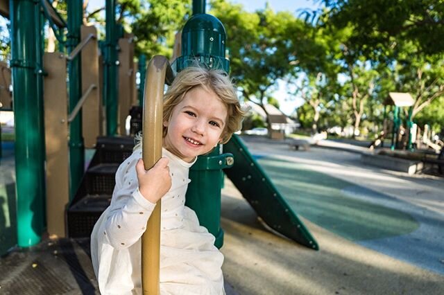 Over 5 years ago I took an online photography class called Momtograhy. Not only did I learn how to use my DSLR camera, it sparked my love of capturing my families everyday memories.

I am so excited to announce that I will be teaching this class onli