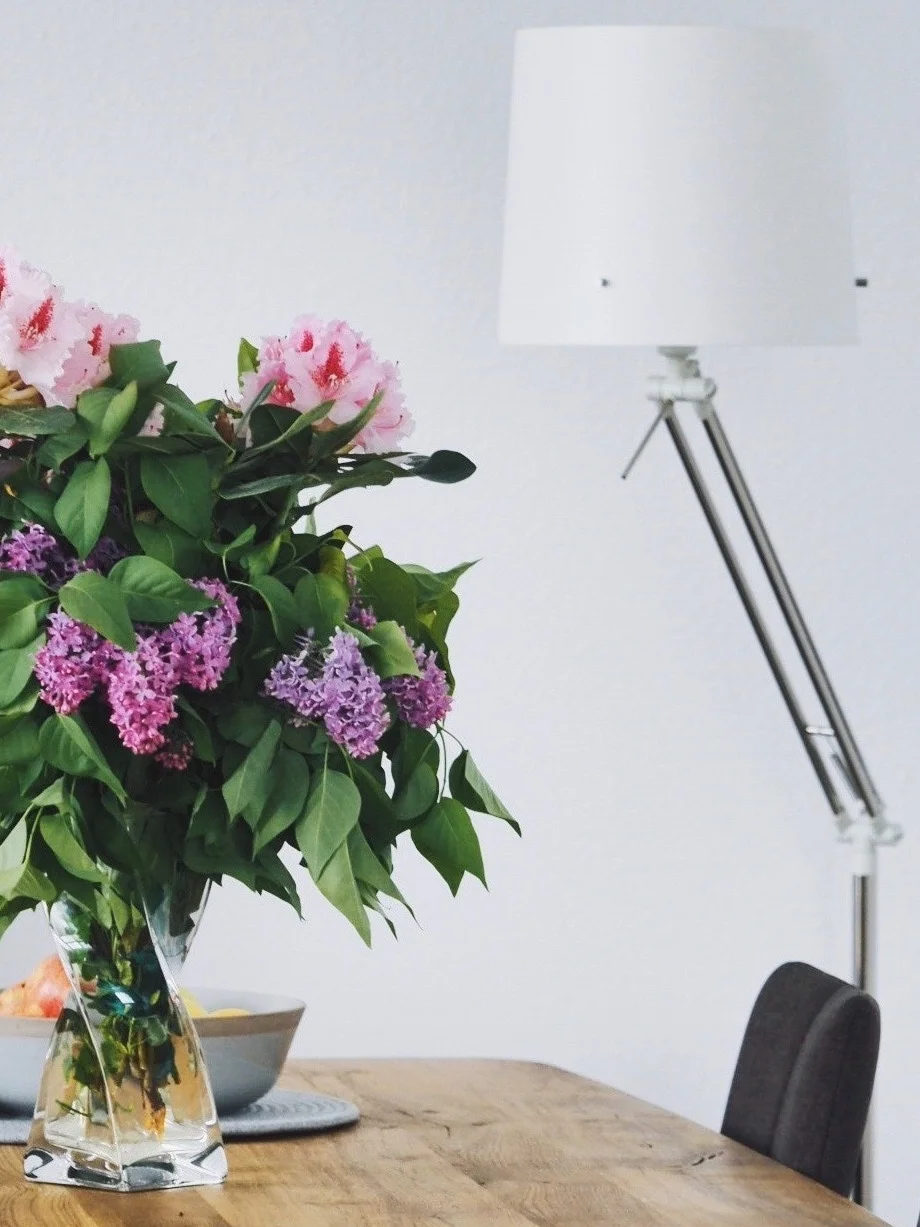floral+arrangement+indoors.jpg