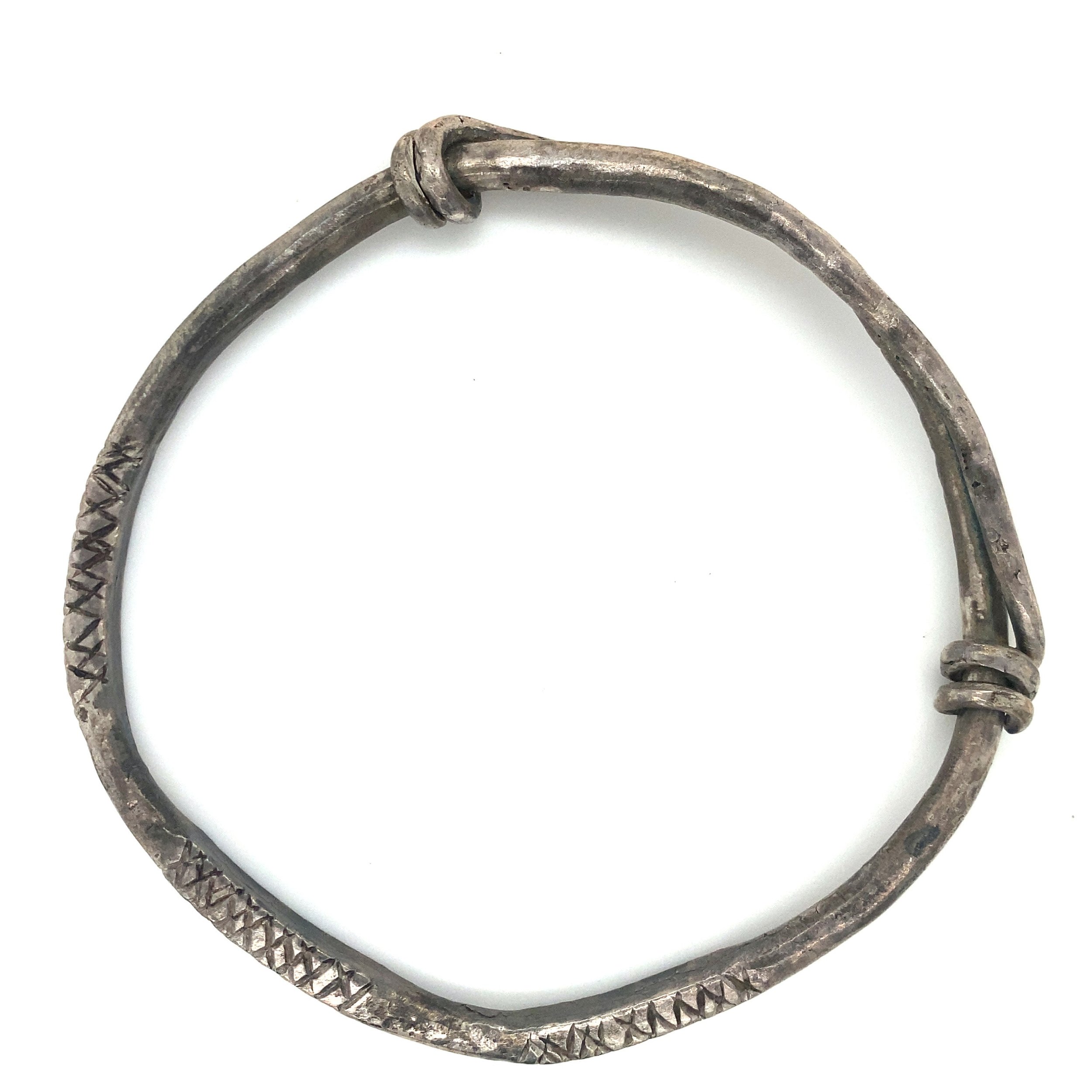 https://i.etsystatic.com/5889853/r/il/22dfc1/5411659725/il_fullxfull.5411659725_oamx.jpg