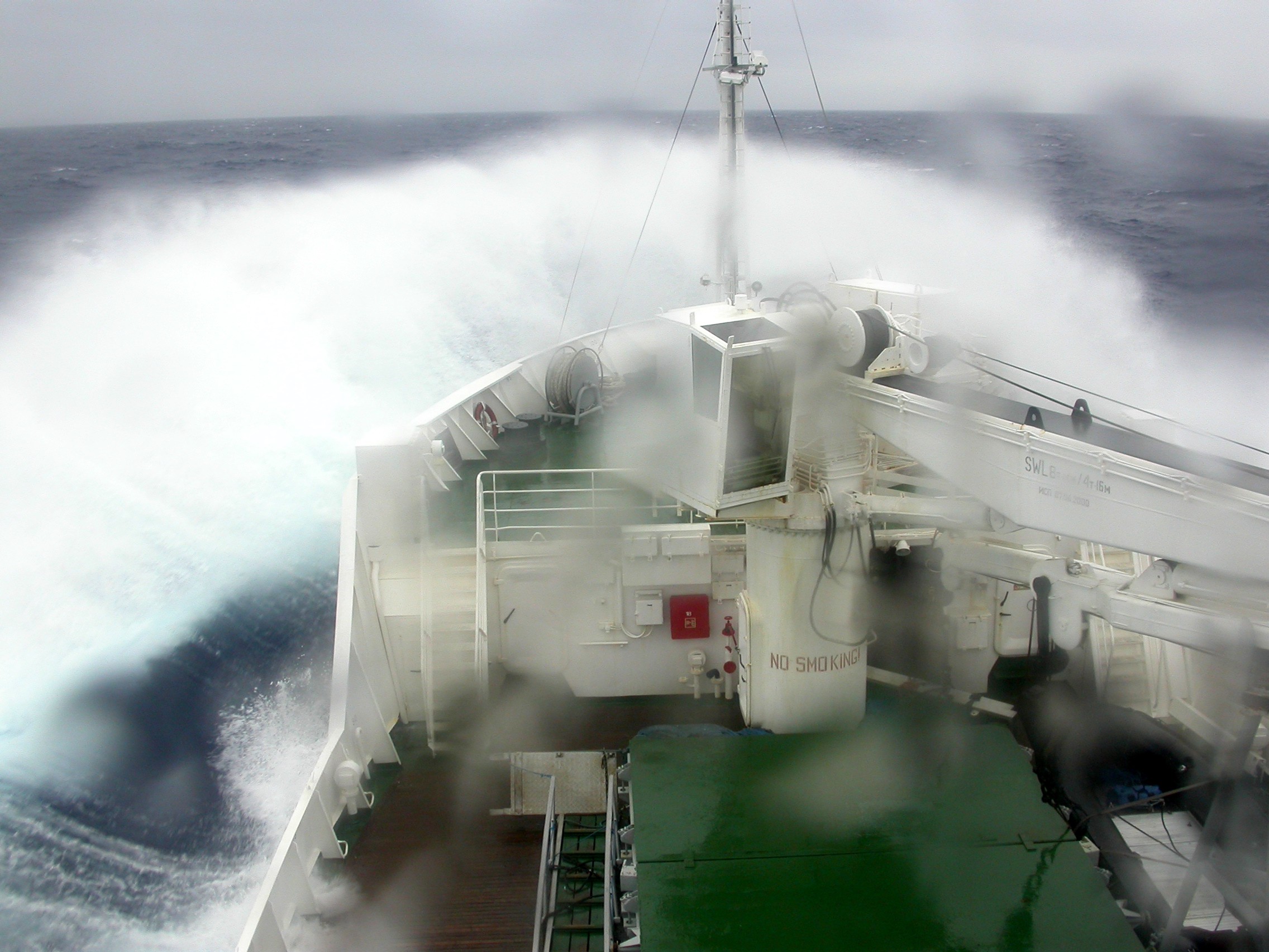 Leaving Elephant Island on our way via Drake Passage to Ushuaia