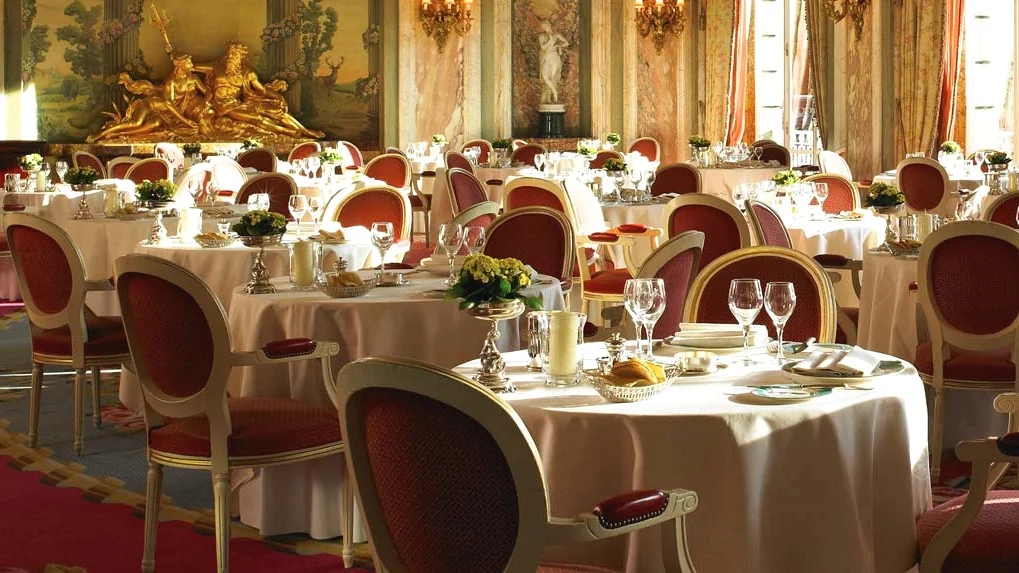 William Hanson The Uk S Leading Etiquette Coach Expert