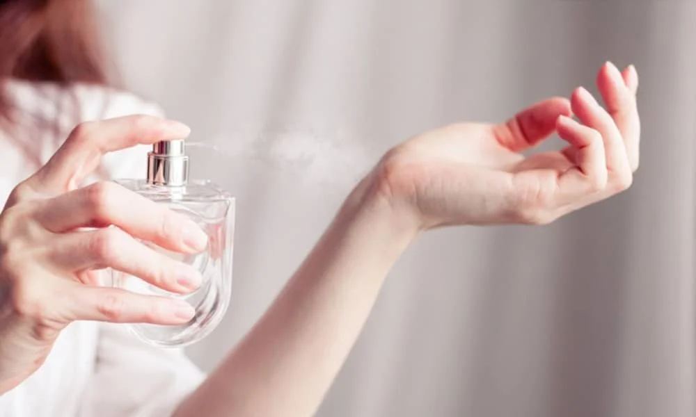 5 Fragrance Etiquette Mistakes To Avoid