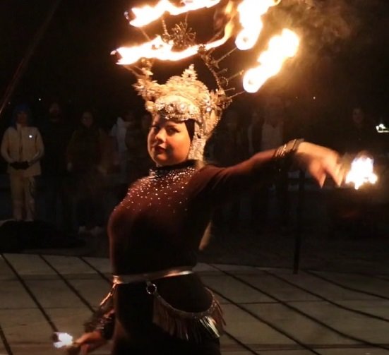 fire-dancer1aa.jpg