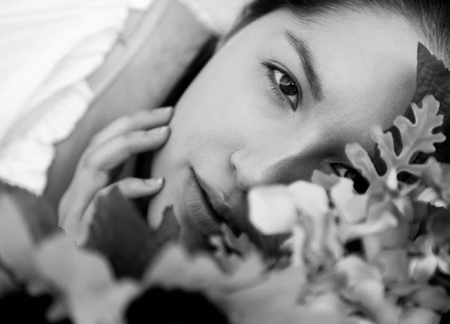 A flower without color
.
.
.
.
.
Model: @catcaseymodel .
.
.
.
.
#blackandwhite #blackandwhitephotography #photography #austin #atx #austinphotographer #austinmodel #texas #texasphotographer #texasmodel #beauty #nature #naturallight #naturallightphot