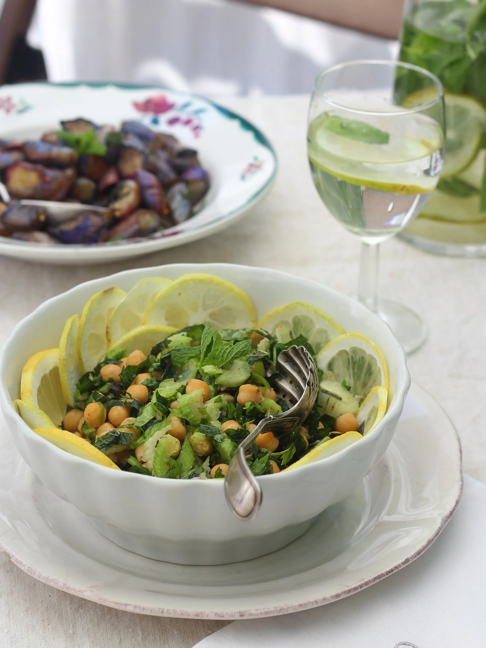 Chicpeas summery salad