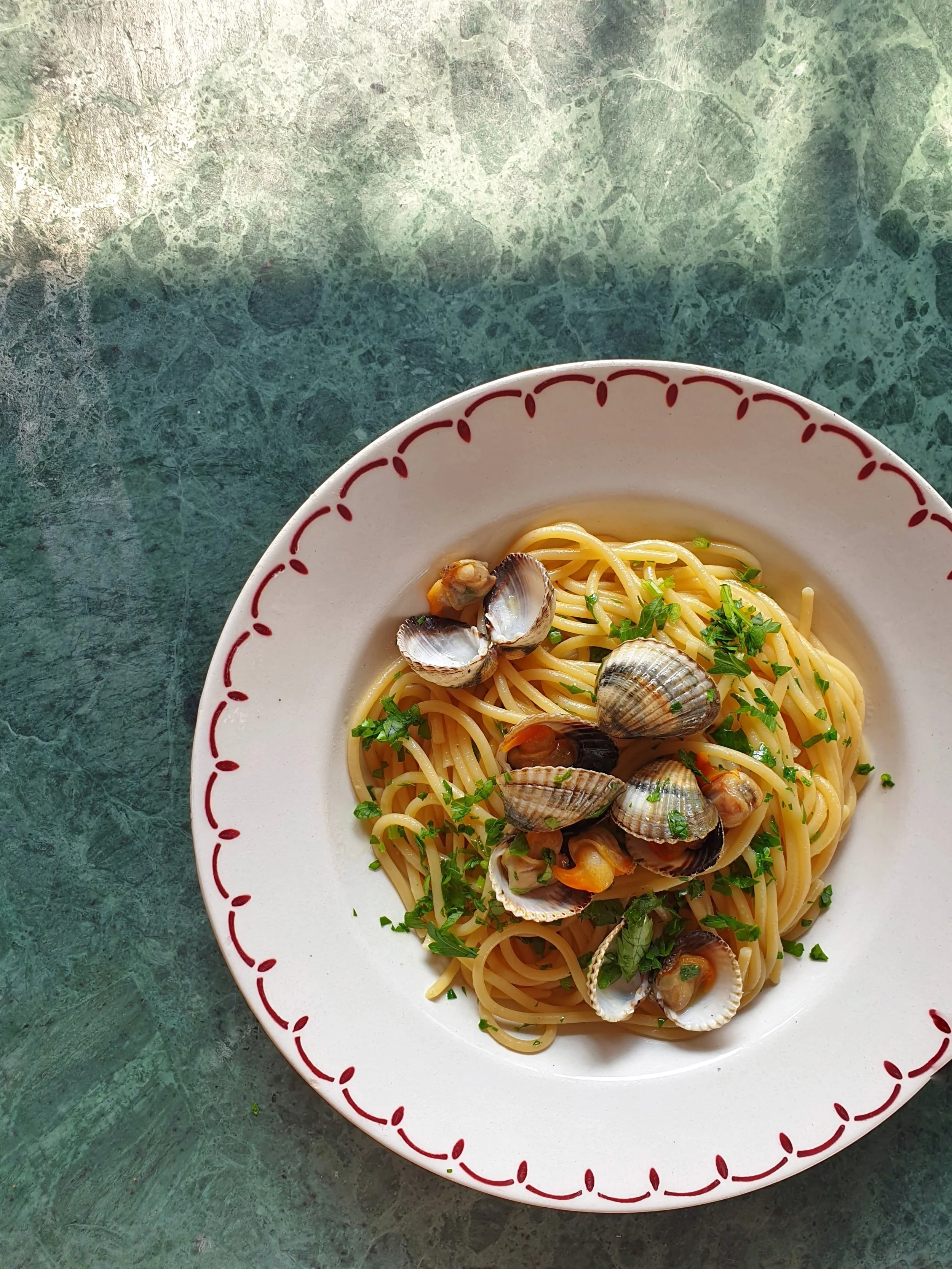 spaghetti with vongole.jpeg