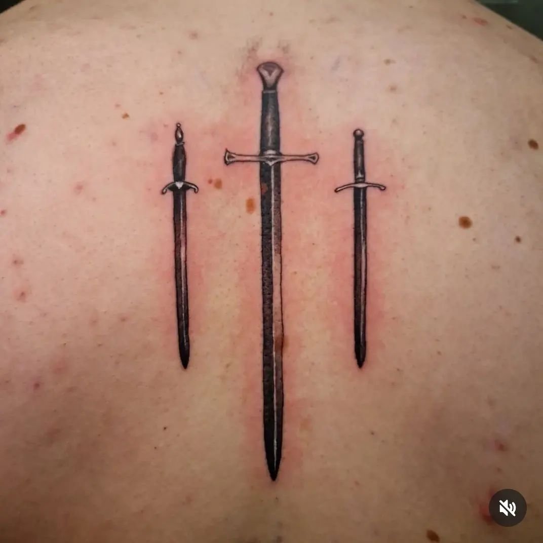 A triple of swords done by Cal
@calmiddy_tattoo 
.
.
.
.
#tattoo #tattoos #tattooed #ink #inked #blackandgreytattoo #blackandgreytattoo #realismtattoo #realism #realistictattoo #liverpooltattoo #wirraltattoo #uktta #sword #swordtattoo #backtattoo