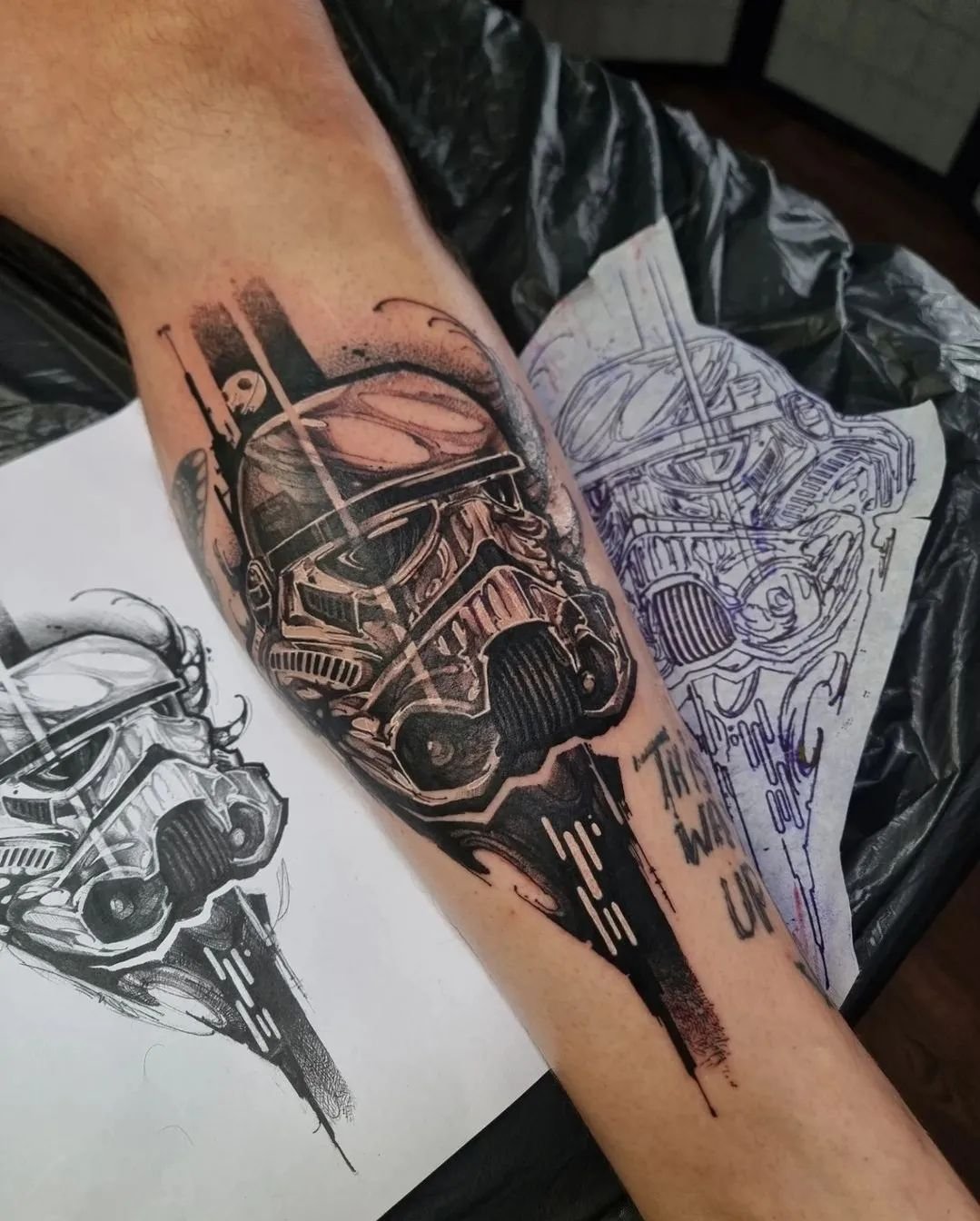 Storm Trooper helmet by Lom!
@it_is_lom 
.
.
.
.
#tattoo #tattoos #tattooed #ink #inked #blackandgreytattoo #blackandgrey #realismtattoo #realism #realistictattoo #liverpooltattoo #wirraltattoo #uktta #starwars #starwarsfan #starwarstattoo #harrisonf