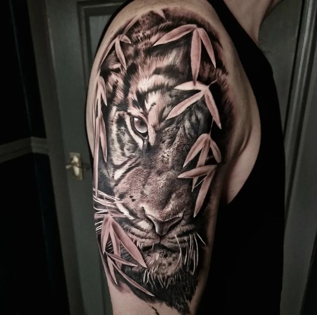 Finished Tiger piece by Callum. Done over 2 sessions
@calmiddy_tattoo 
.
Callum has some availability in the next few weeks, get in touch if you&rsquo;d like some realism from this talented artist. Apprentice rates won&rsquo;t last much longer!
.
.
.