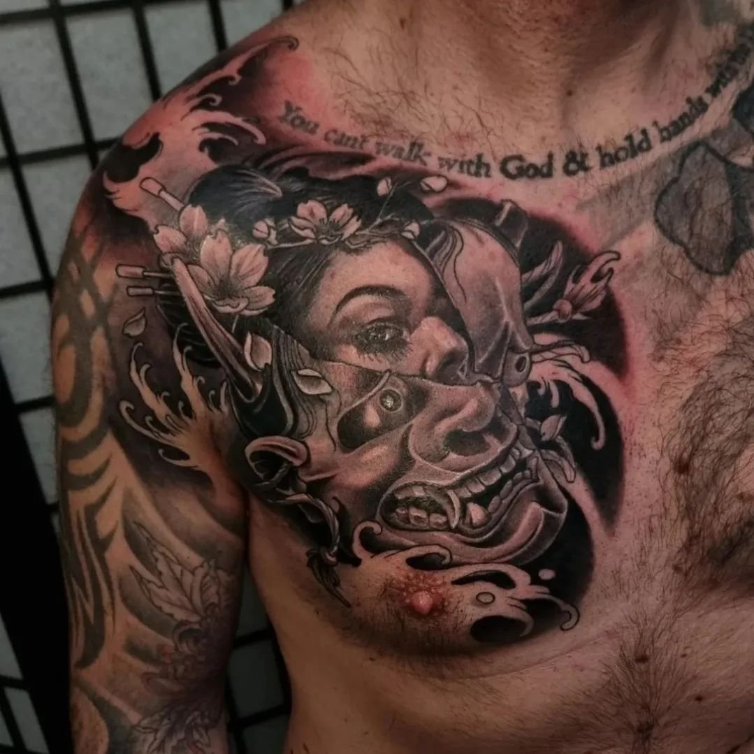 Japanese Hannya/Geisha mash up by @it_is_lom . It was completed over 2 sessions so parts of the mask are healed.
.
.
.
.
#tattoo #tattoos #tattooed #ink #inked #blackandgreytattoo #blackandgrey #realismtattoo #realism #realistictattoo #liverpooltatto