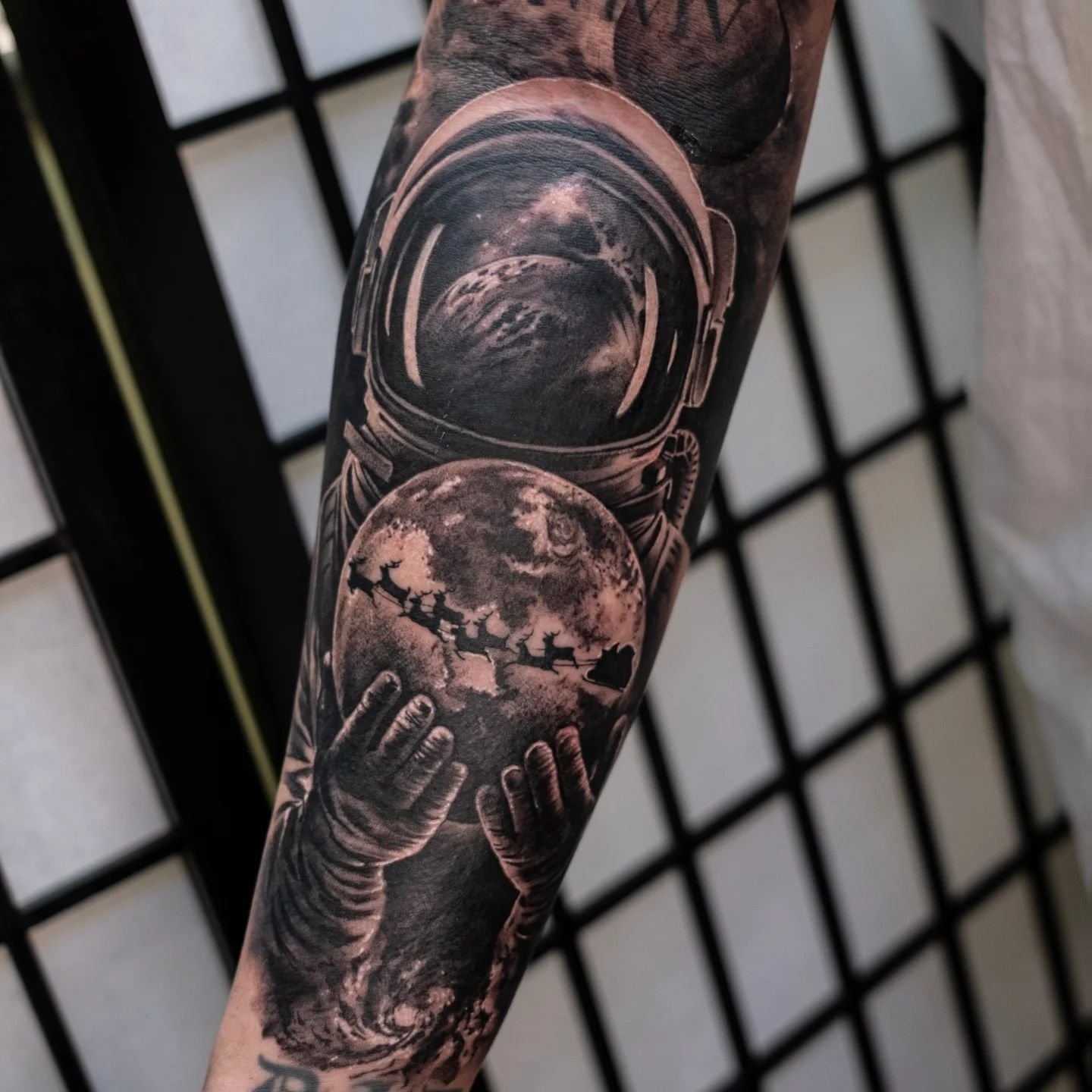 Astronaut / Cosmonaut done by @it_is_lom 
With a little secret Santa if you look closely! 

Done using @magnumtattoosupplies 
.
.
.
.
.
#tattoo #tattoos #tattooed #ink #inked #blackandgraytattoo #blackandgreytattoo #realismtattoo #realism #realistict