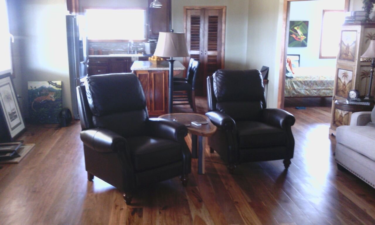 living-room-chairs_orig.jpg