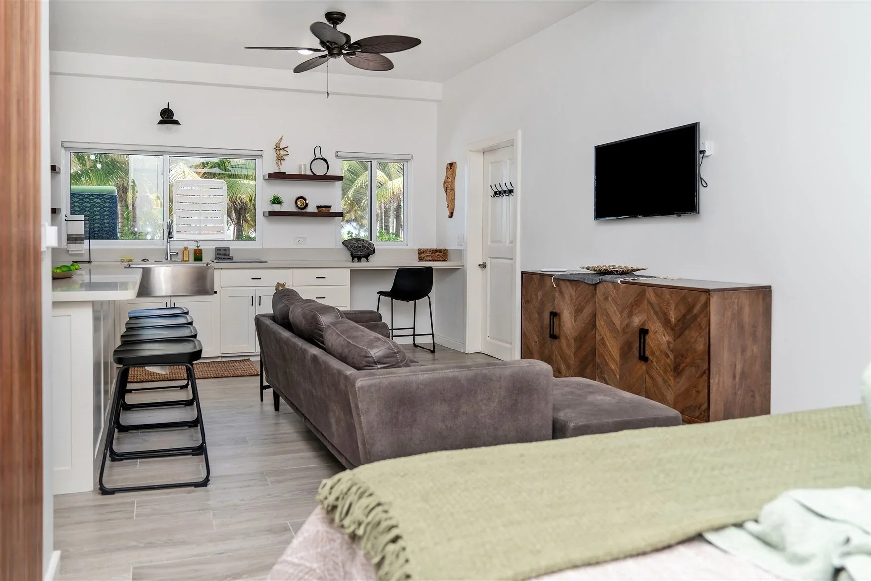 Seaview-Retreat-098.jpg.webp
