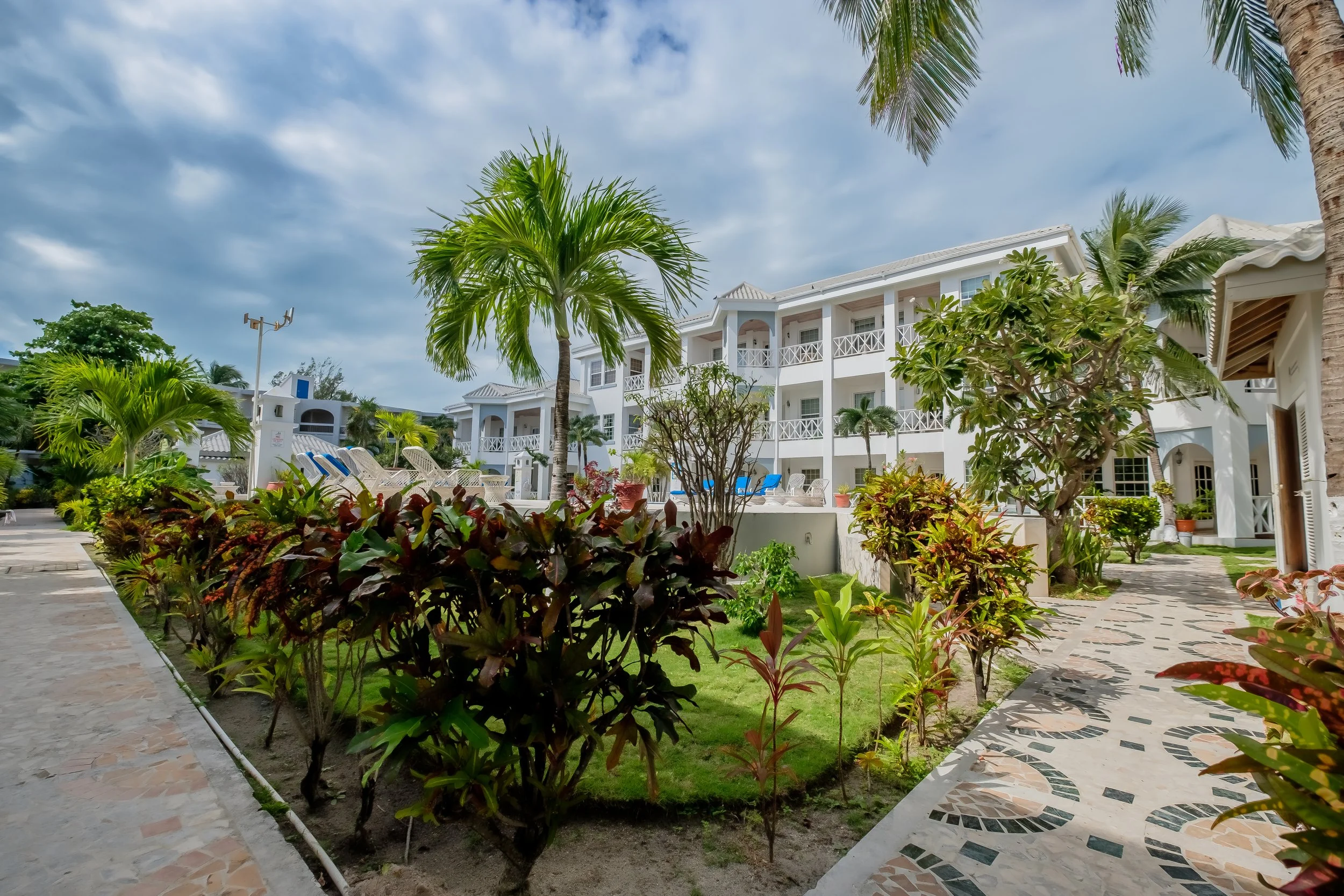 Grand Colony - Unit 1 - March_2026 - LIGH3444-HDR.jpg