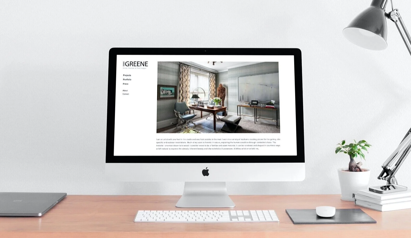 iMac%2Bon%2BDesk%2BMockup.jpg