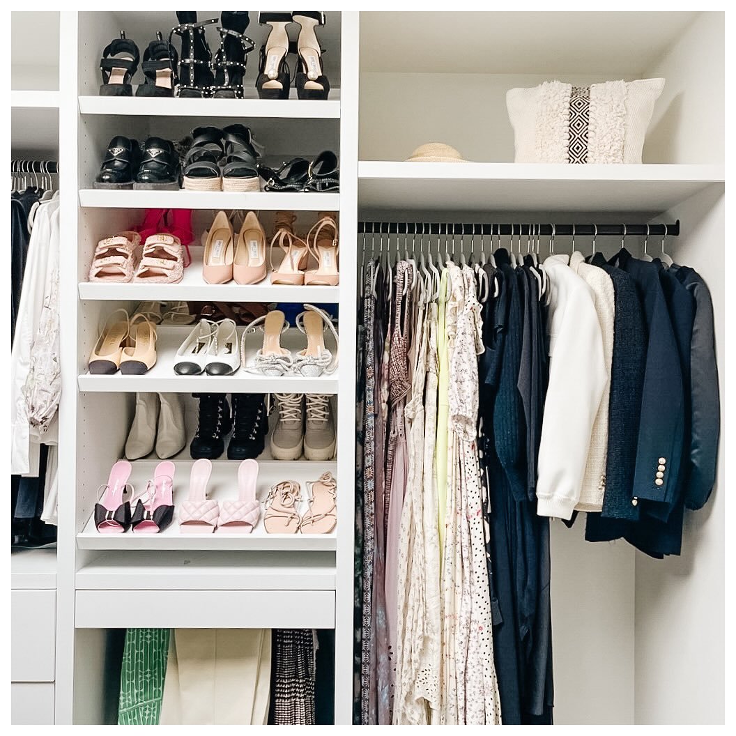 Top 3 Tips for an Organized Closet: 🧣🧥👕

1. Only own what you would buy again. If it&rsquo;s hanging in your closet and you wouldn&rsquo;t spend the money again on purchasing it, it should go. 

2. Categorize clothing by type; ie: t-shirts, sweate