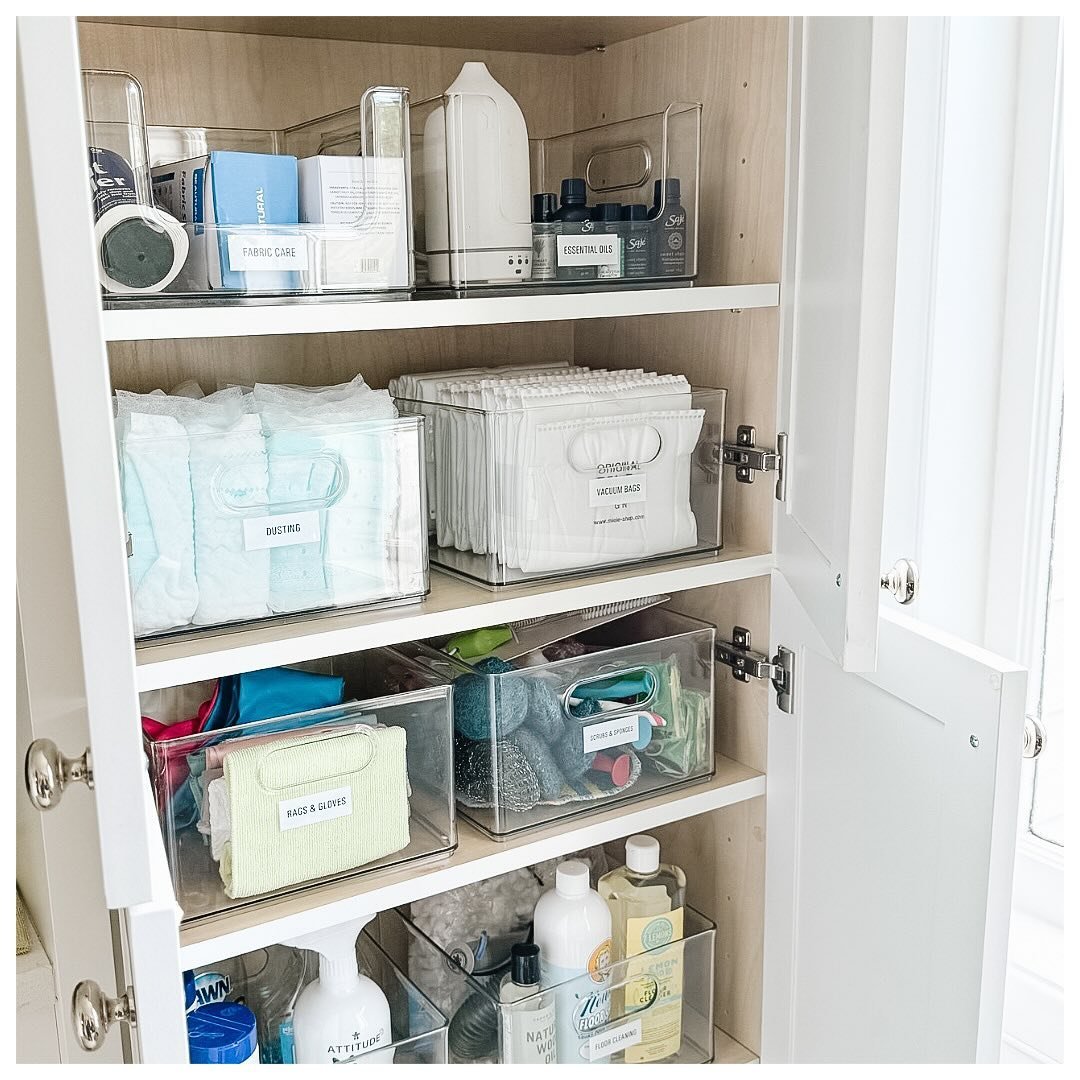 LAUNDRY ROOM LOVE 🧺
Tap through to see some satisfying before and after of this beautiful space. 

#laundryroom #laundryroommakeover #beforeandafter #clutter #declutter #yyj #yyjorganizing #yyjbusiness #yyjhomes #organizingideas #organizingtips #yyj