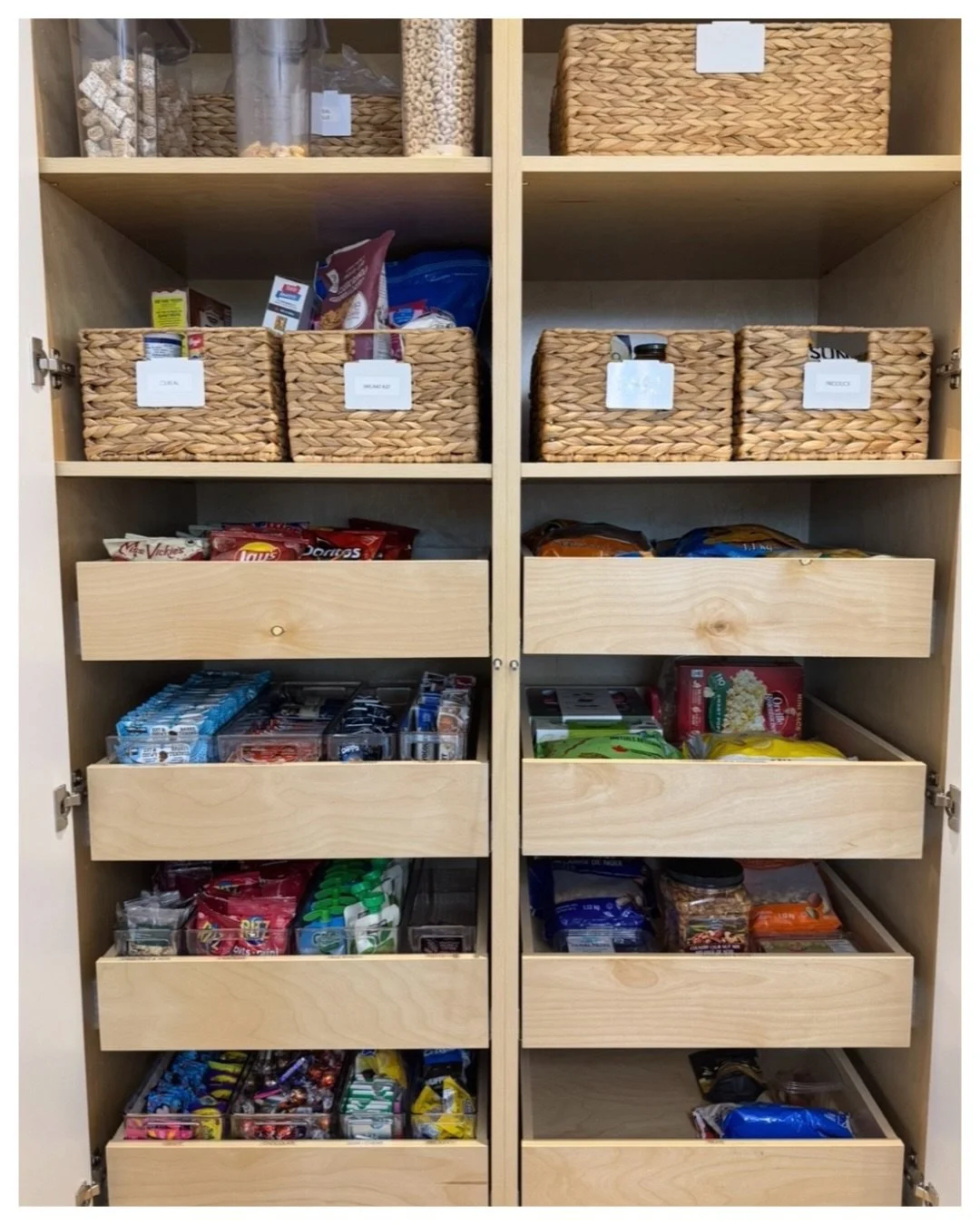 Moving doesn&rsquo;t have to feel overwhelming&mdash;we make it effortless. ✨

Our team steps in from day one to help you settle into your new space with clarity, comfort, and order. From unpacking every box to organizing each room with purpose and f