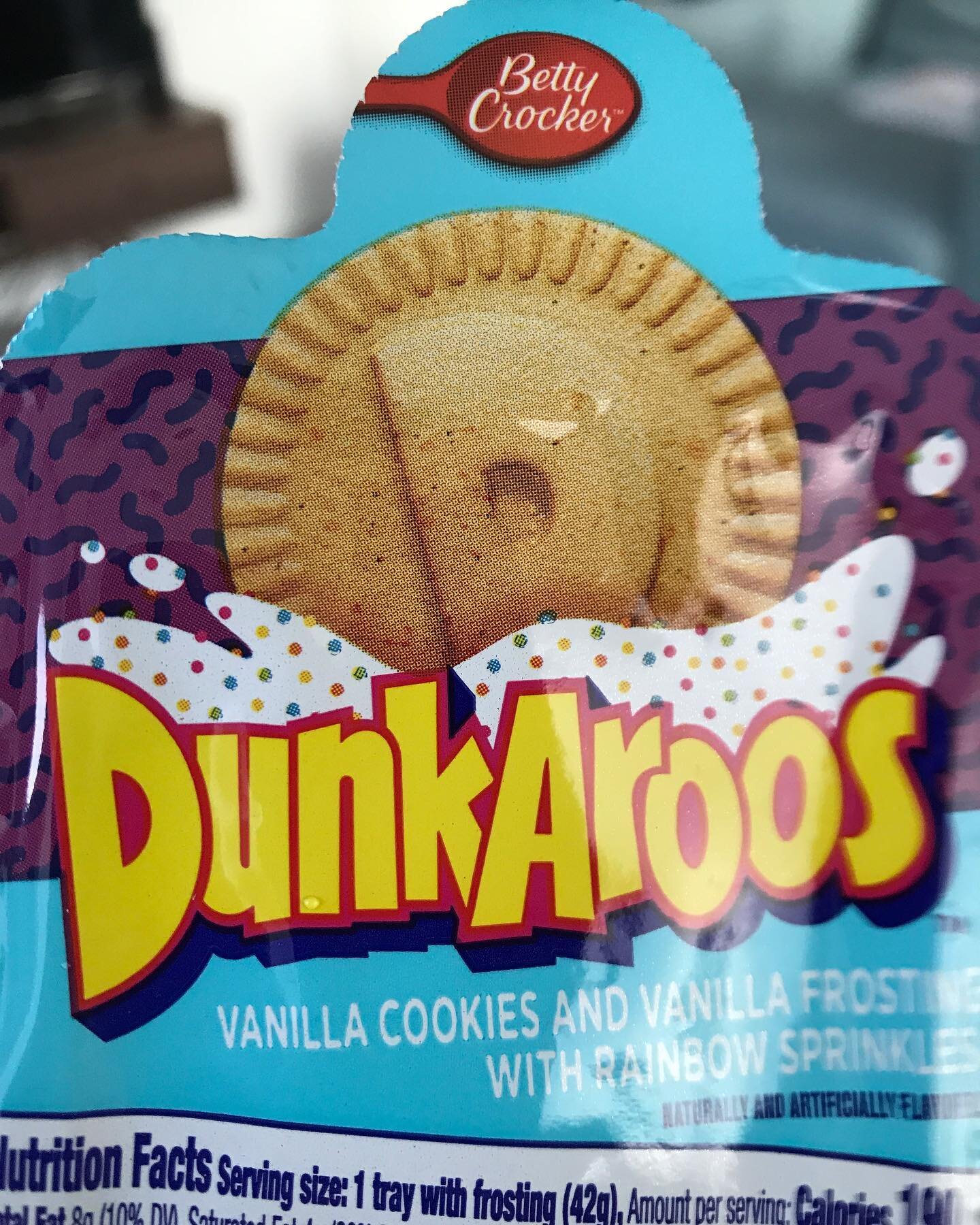 I won’t lie @dunkaroos , they’re not quite what I remember. But, I enjoyed this #childhoodsnack none the less!
————————————-
#snack #treat #dunkaroos #foodporn #foo